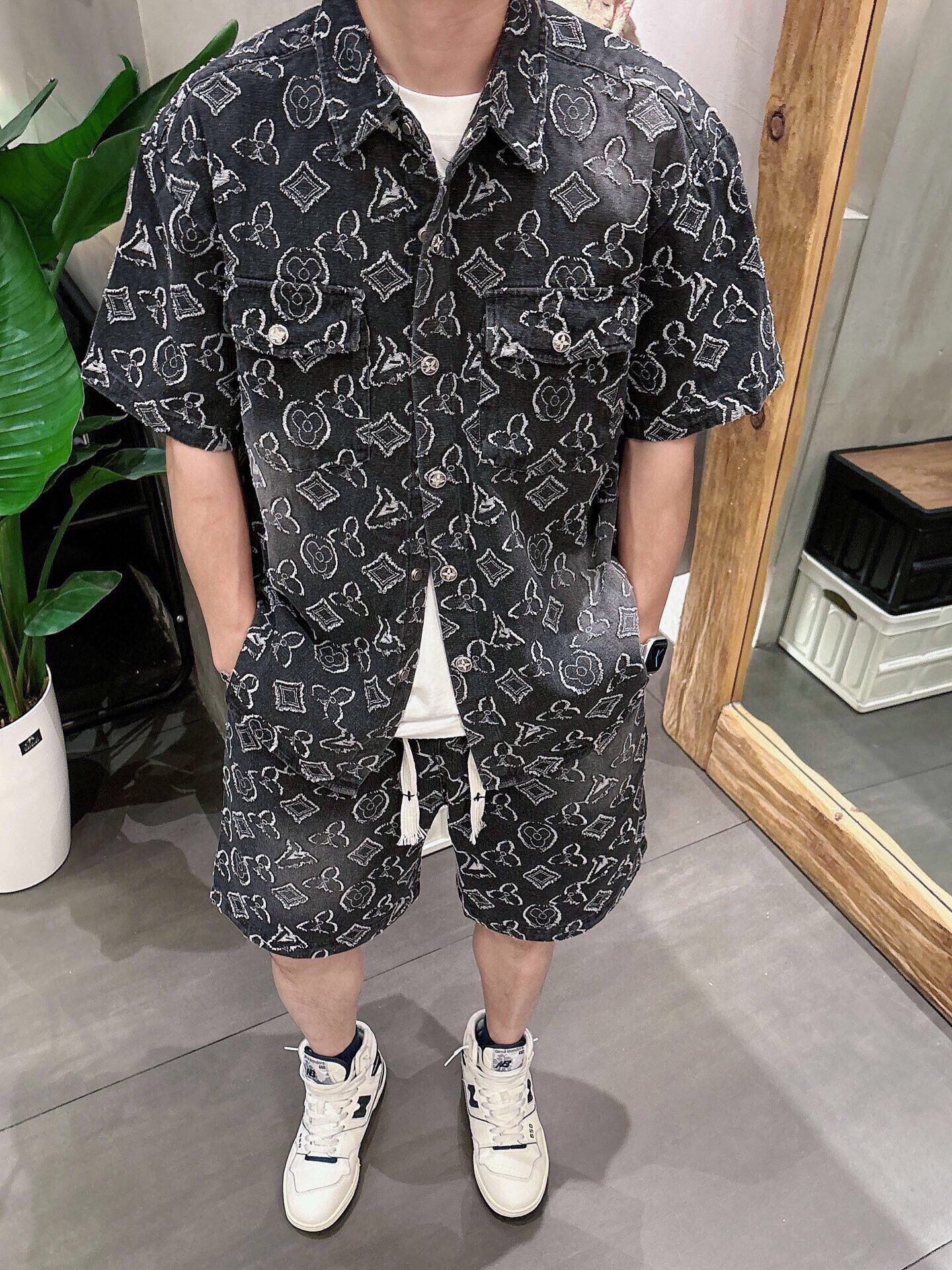 LuxluxHouse Best Quality Clothes T-shirt Louis Vuitton