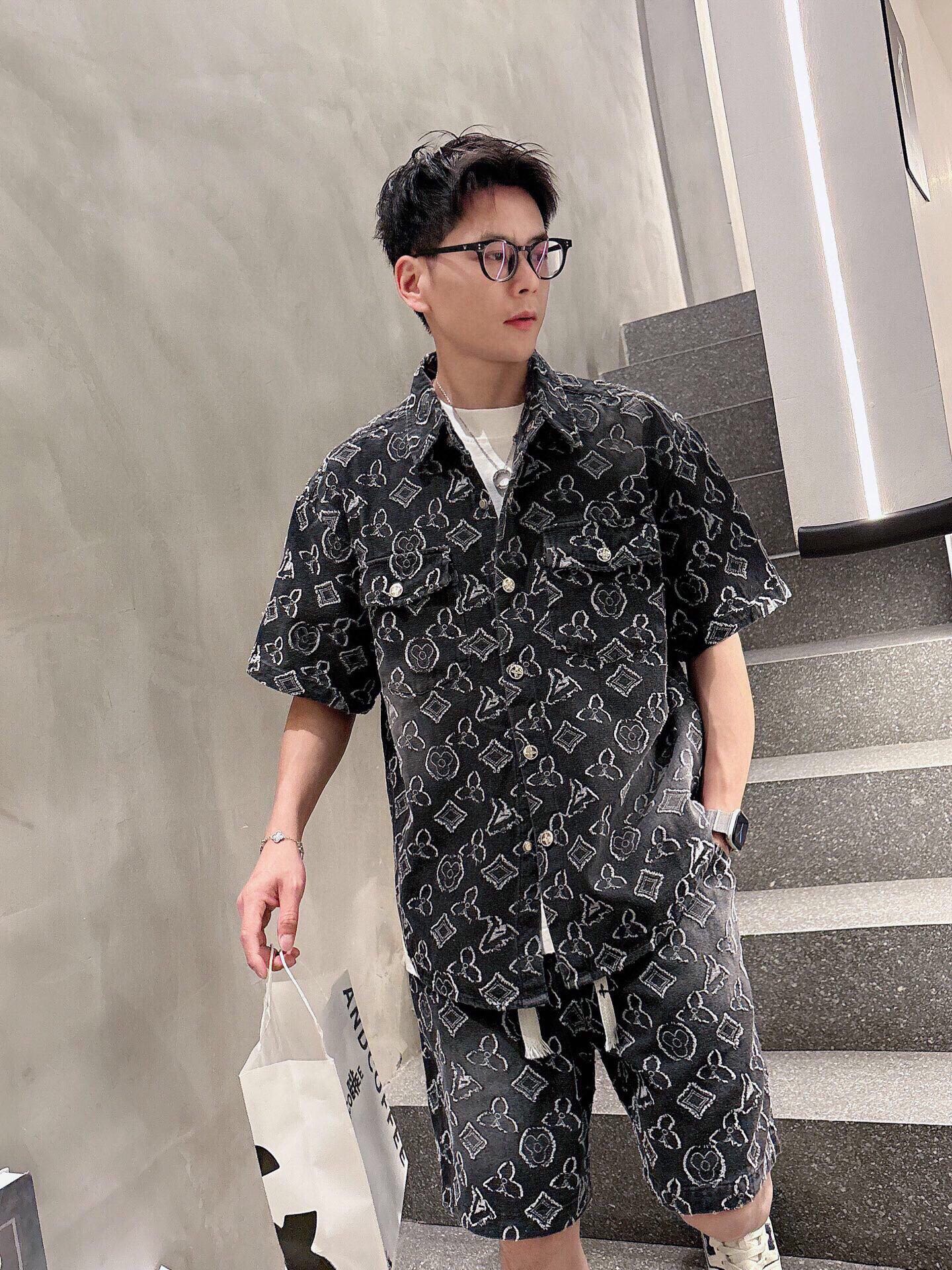 LuxluxHouse Best Quality Clothes T-shirt Louis Vuitton