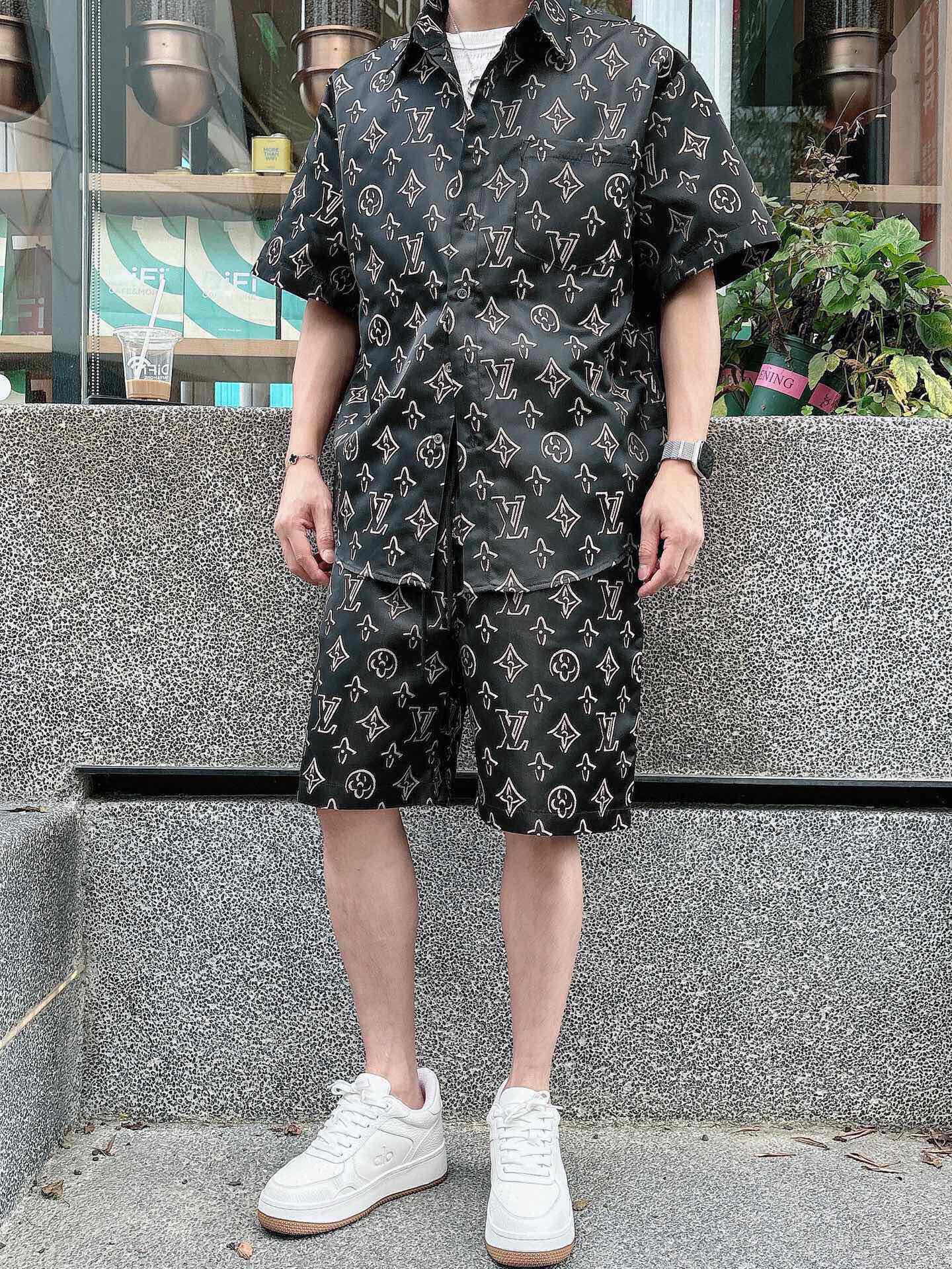 LuxluxHouse Best Quality Clothes T-shirt Louis Vuitton