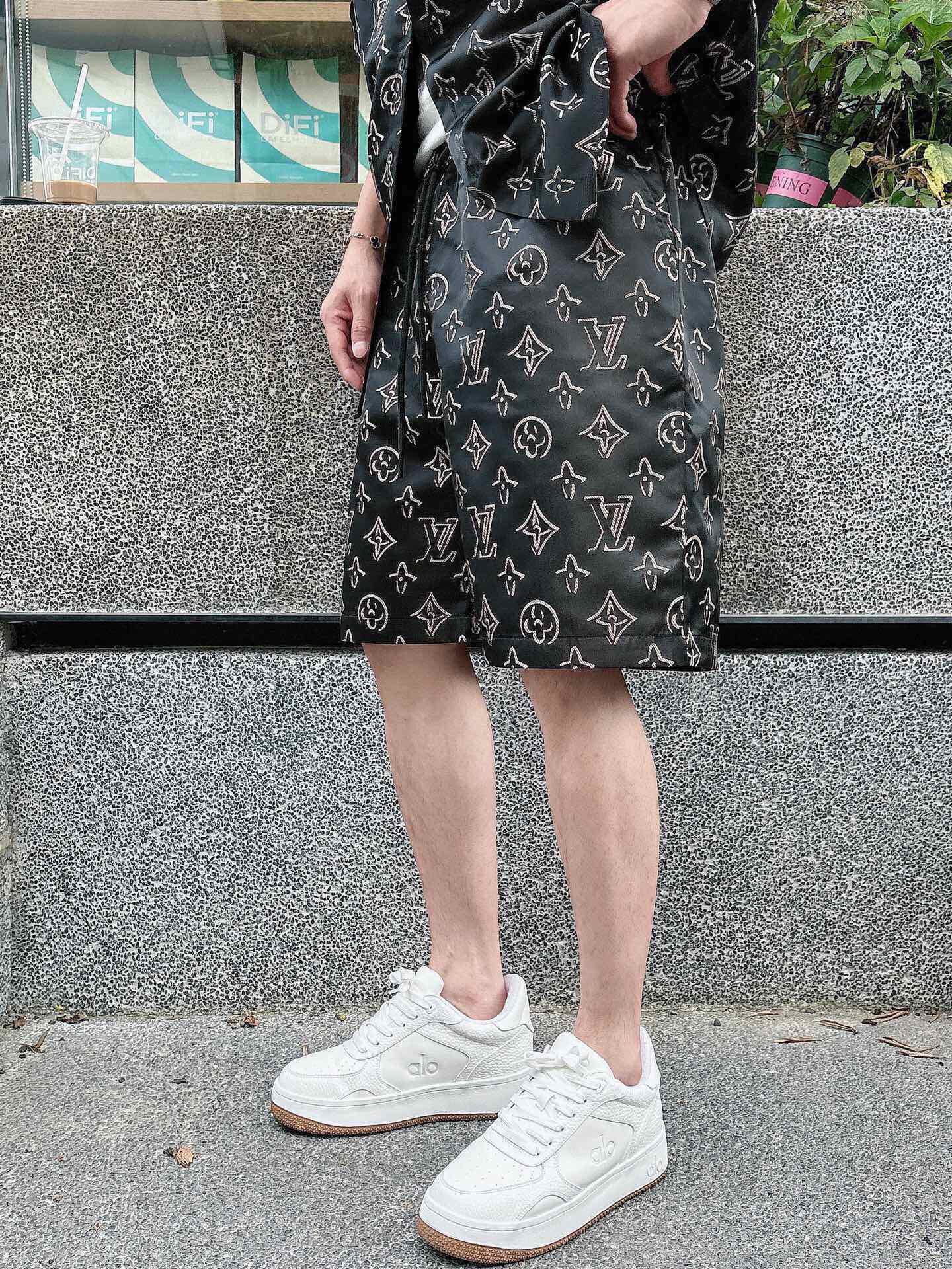 LuxluxHouse Best Quality Clothes T-shirt Louis Vuitton