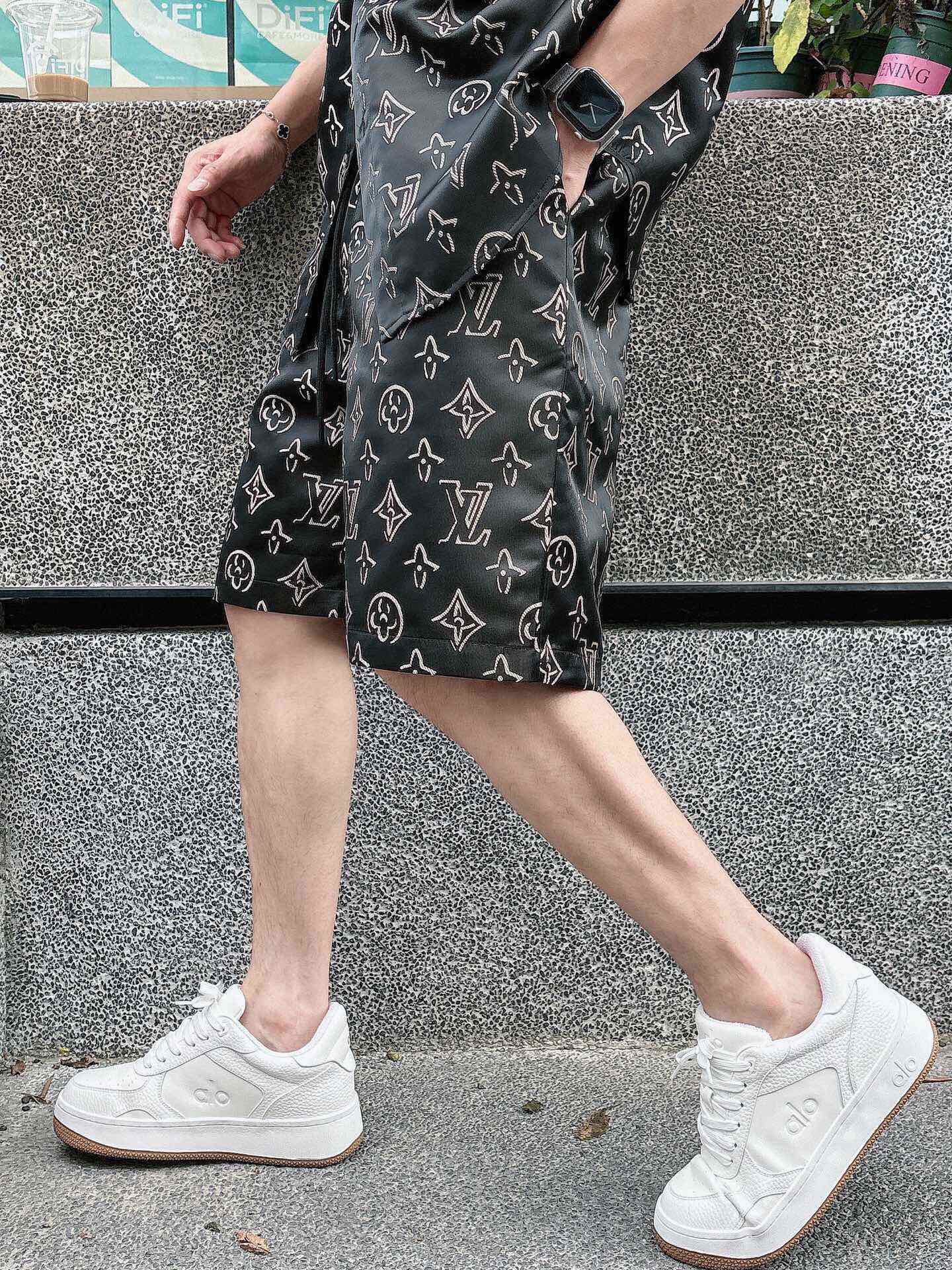 LuxluxHouse Best Quality Clothes T-shirt Louis Vuitton