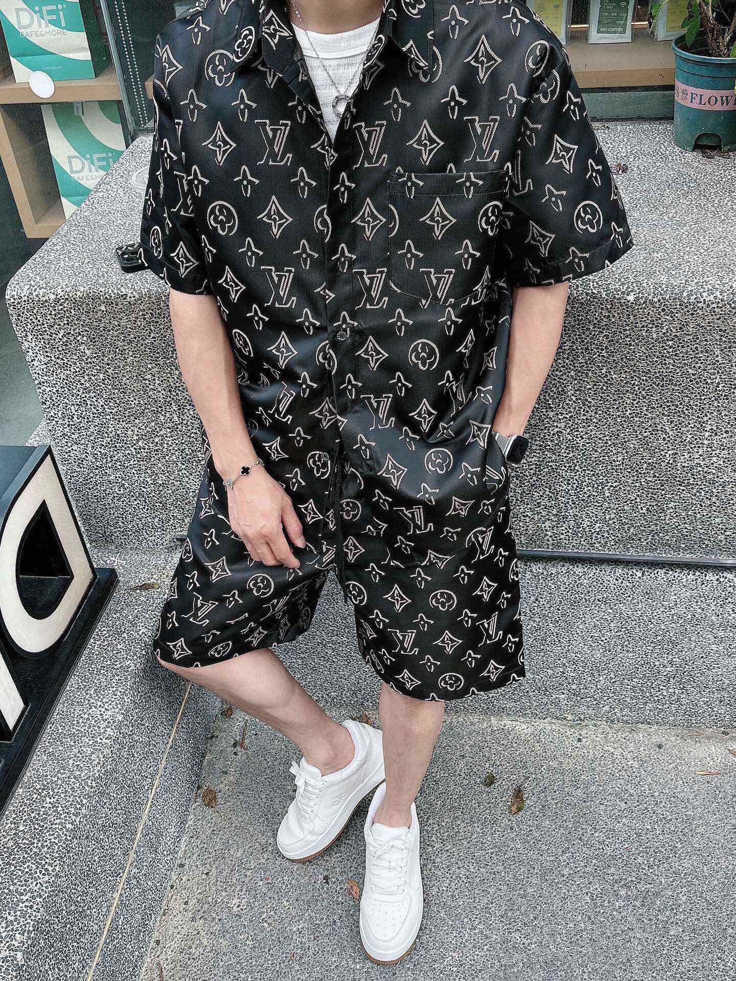 LuxluxHouse Best Quality Clothes T-shirt Louis Vuitton