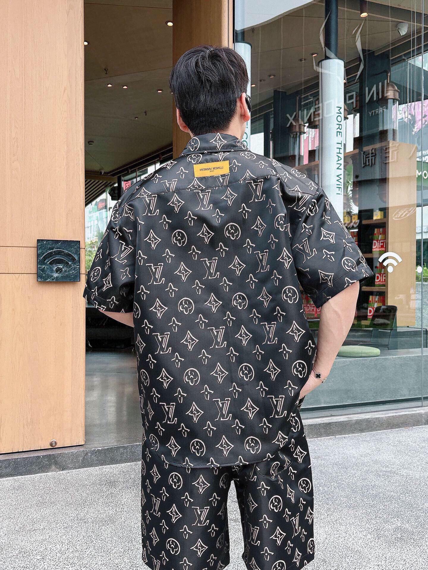 LuxluxHouse Best Quality Clothes T-shirt Louis Vuitton