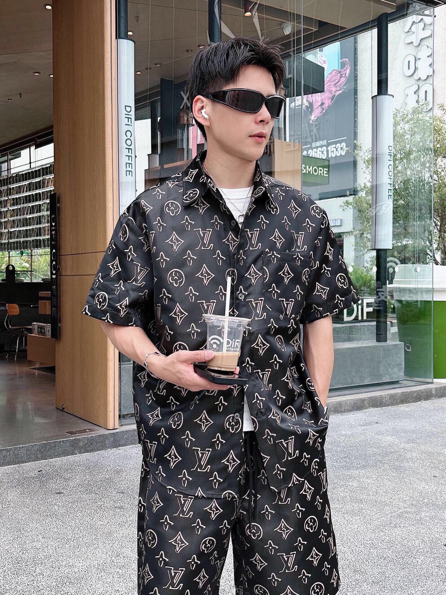 LuxluxHouse Best Quality Clothes T-shirt Louis Vuitton