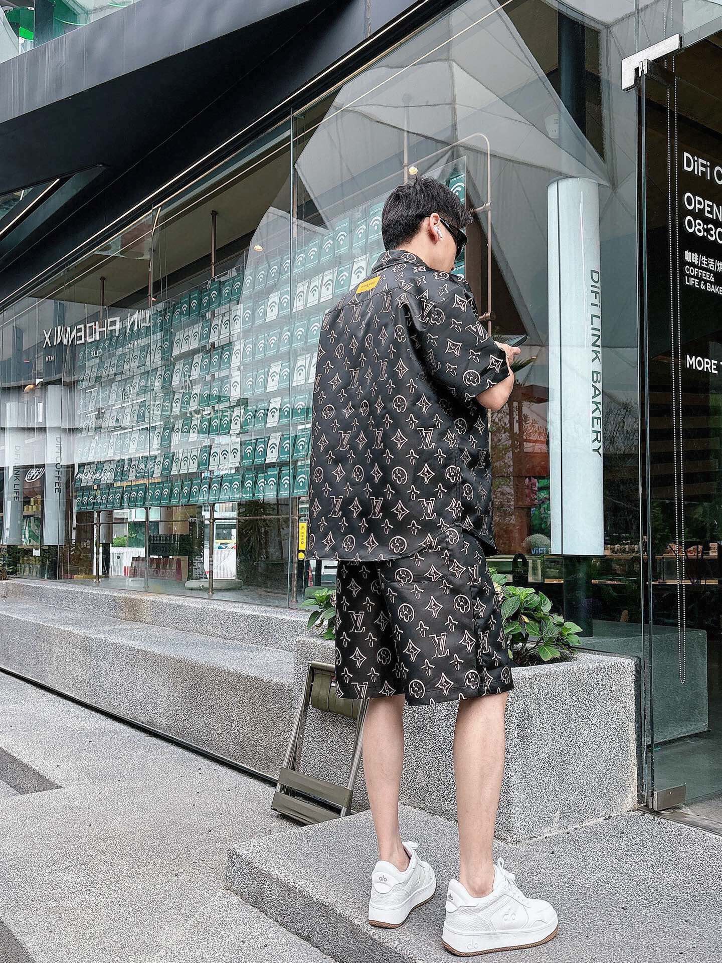 LuxluxHouse Best Quality Clothes T-shirt Louis Vuitton