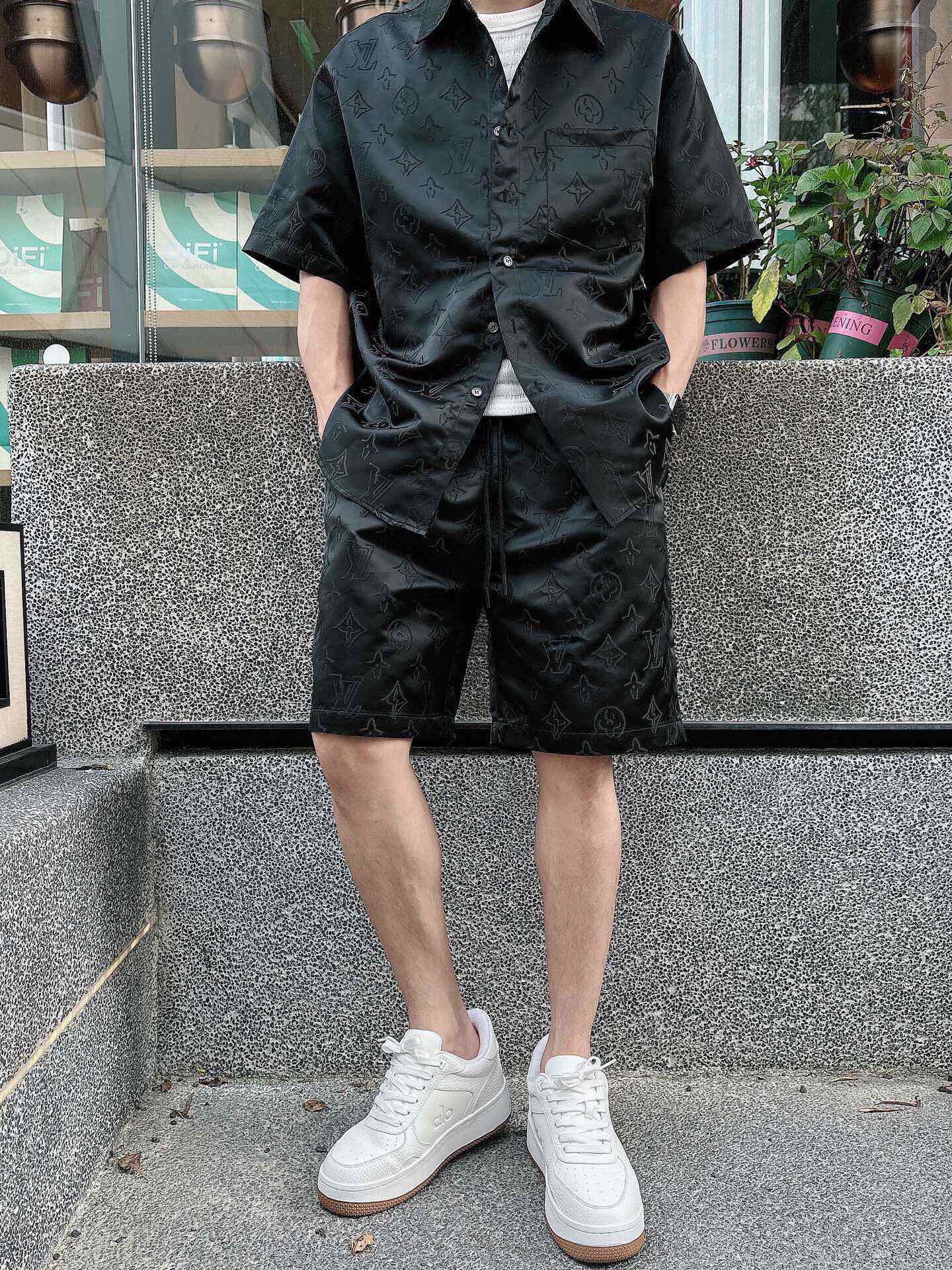 LuxluxHouse Best Quality Clothes T-shirt Louis Vuitton