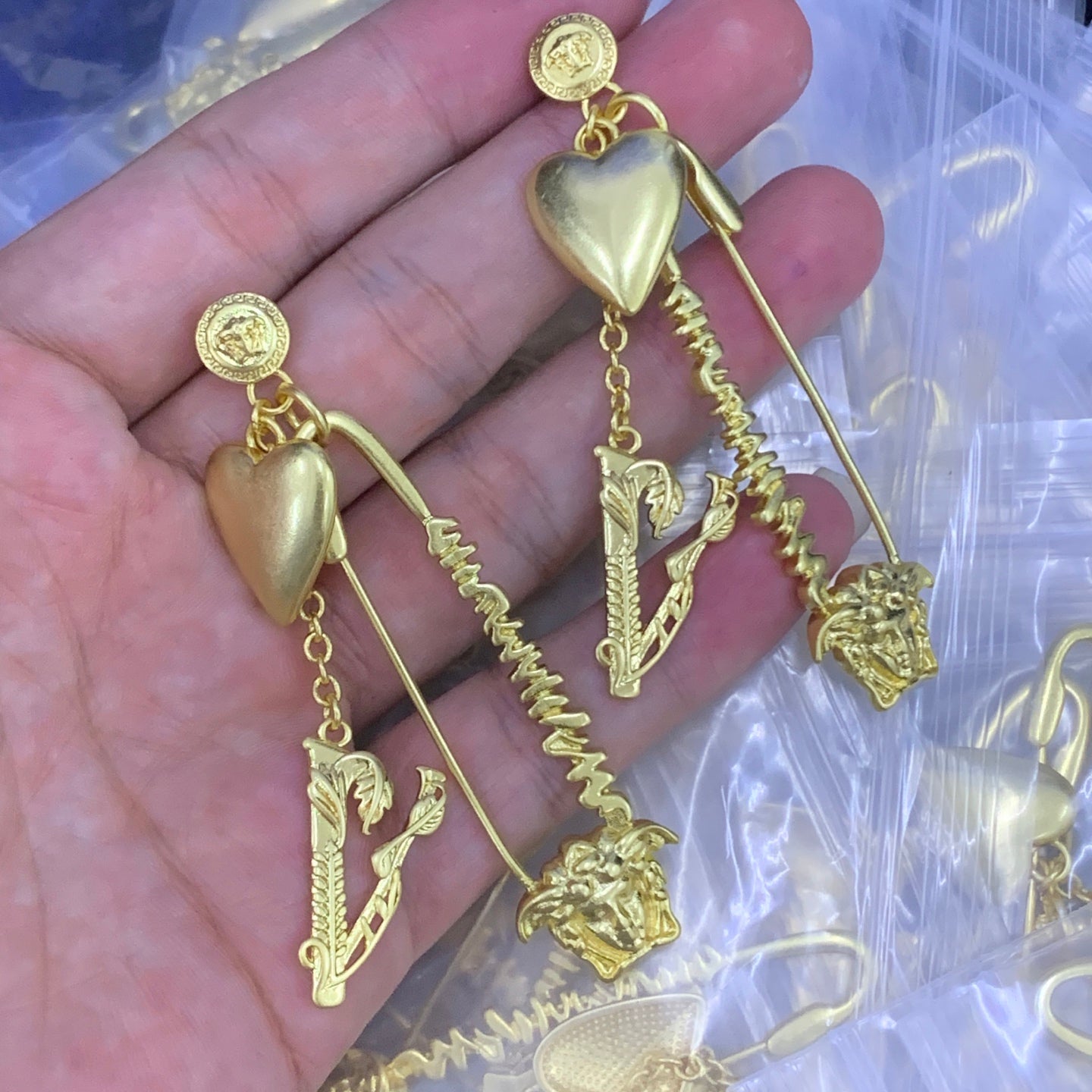 LuxluxHouse Low Price And High Quality Accessories Versace