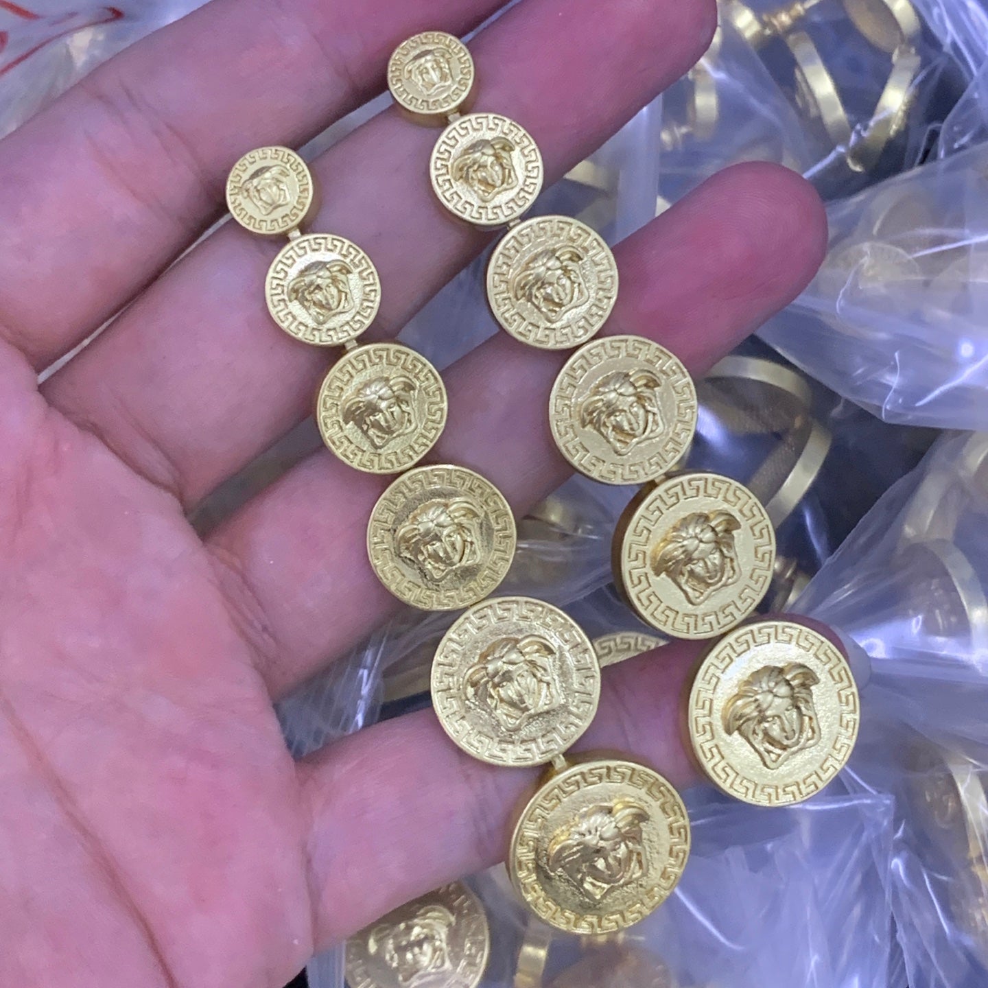 LuxluxHouse Low Price And High Quality Accessories Versace