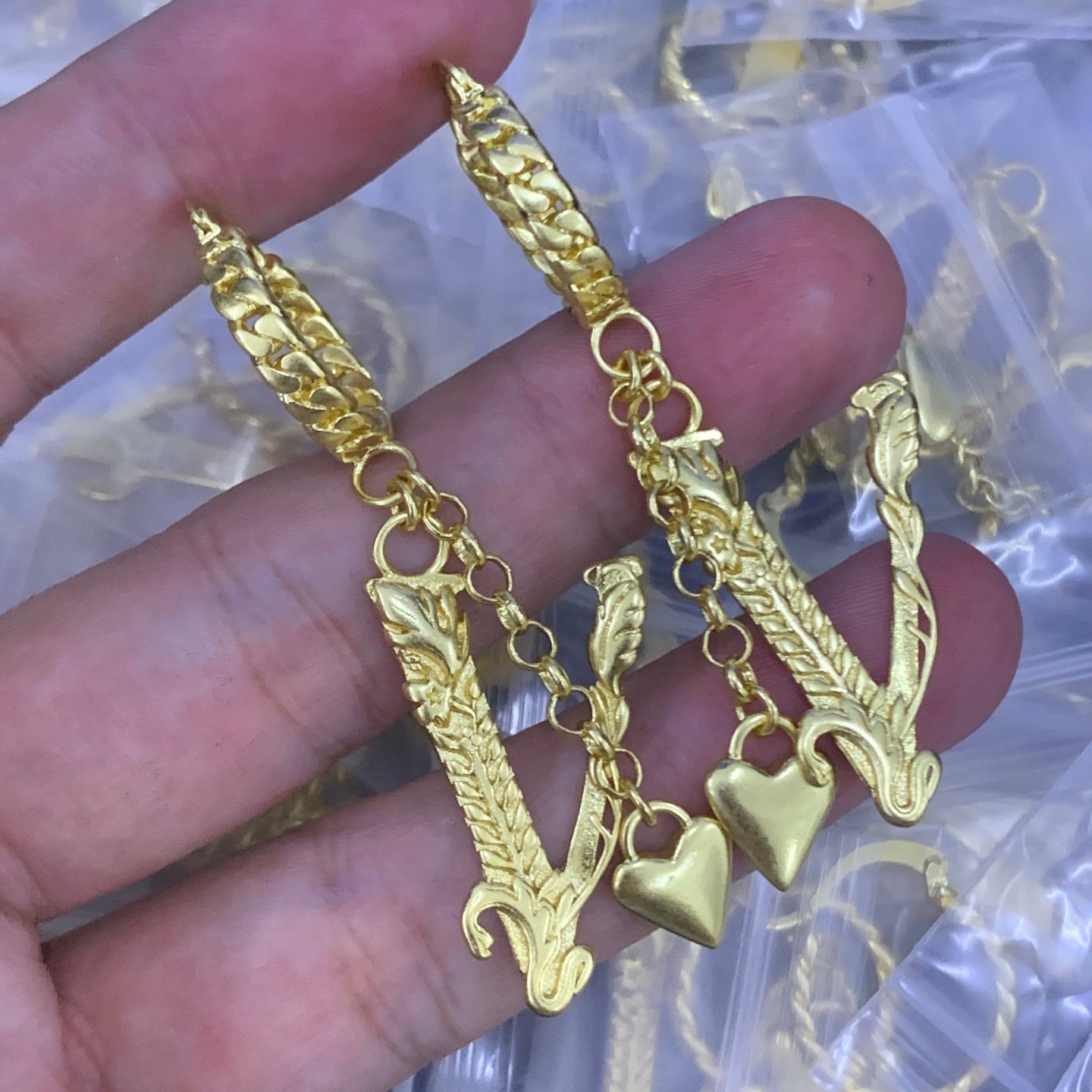 LuxluxHouse Low Price And High Quality Accessories Versace