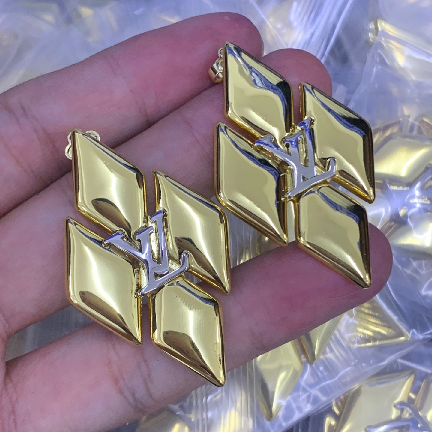 LuxluxHouse Low Price And High Quality Accessories Louis Vuitton