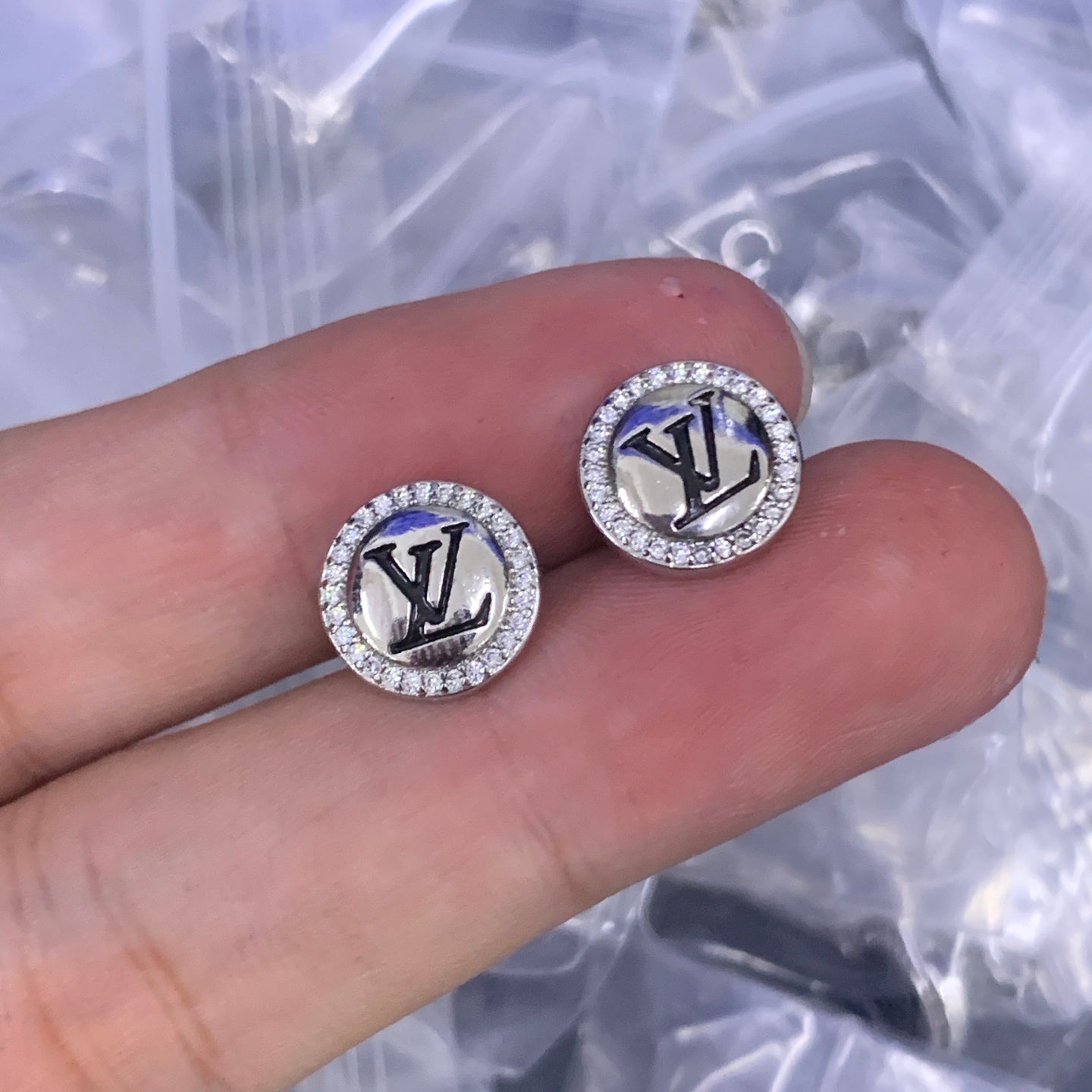 LuxluxHouse Low Price And High Quality Accessories Louis Vuitton