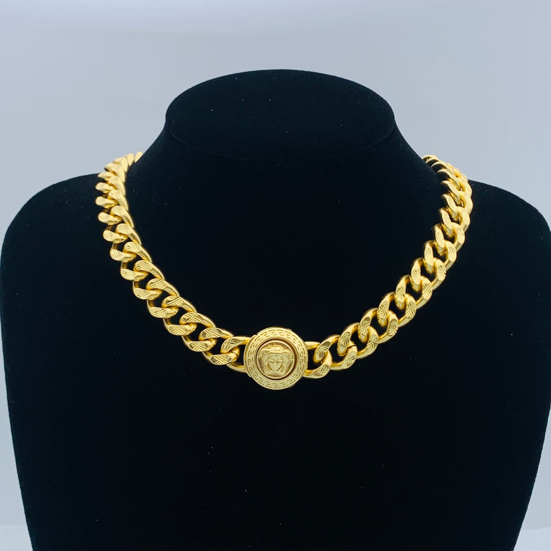 LuxluxHouse Low Price And High Quality Accessories Versace