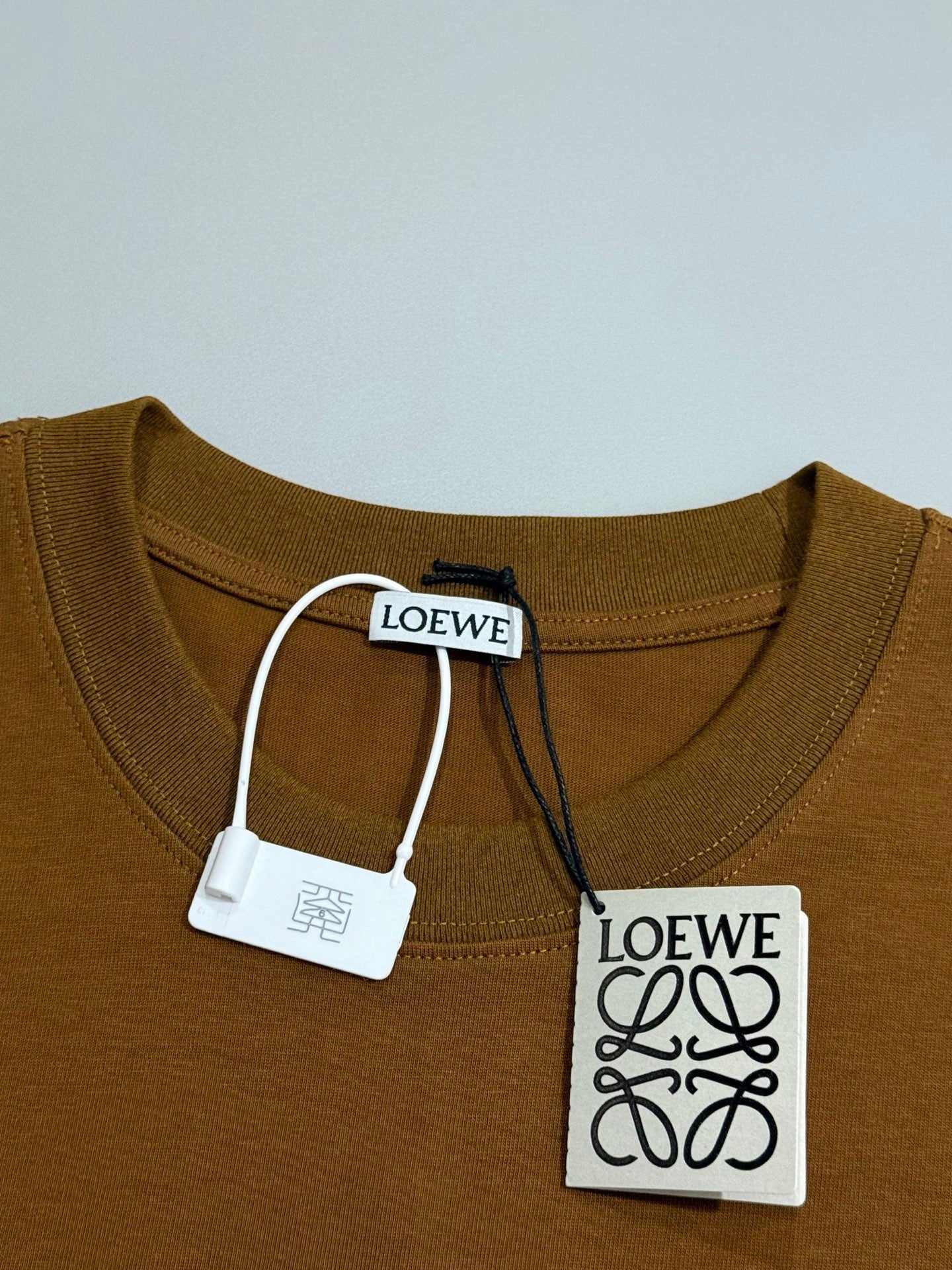 LuxluxHouse Best Quality Clothes T-shirt Loewe