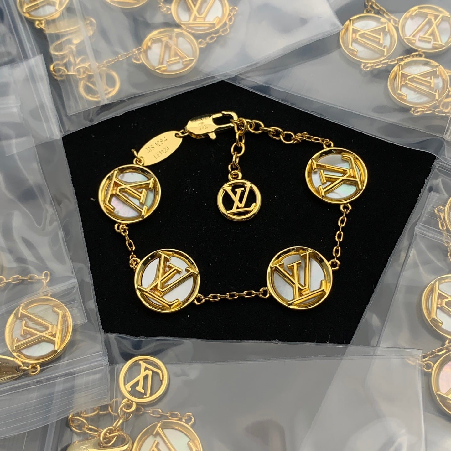 LuxluxHouse Low Price And High Quality Accessories Louis Vuitton