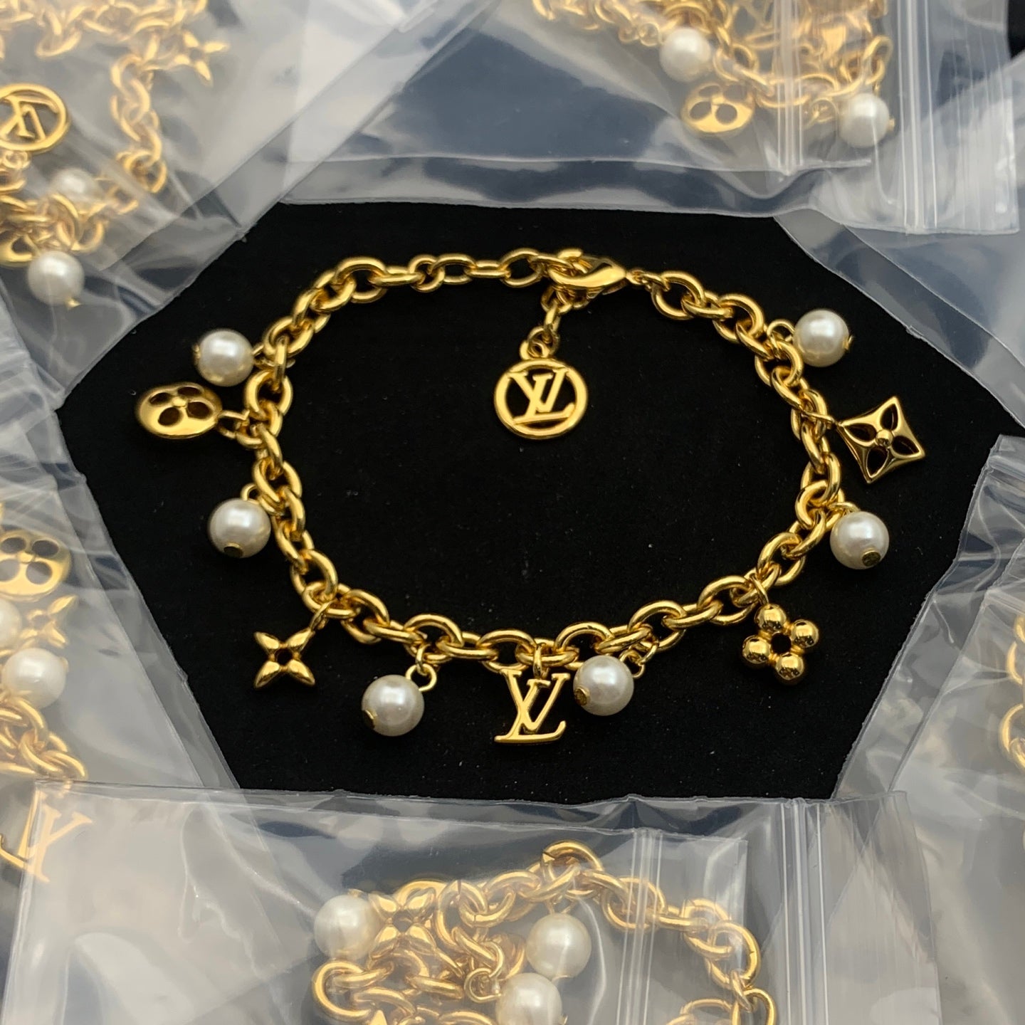 LuxluxHouse Low Price And High Quality Accessories Louis Vuitton