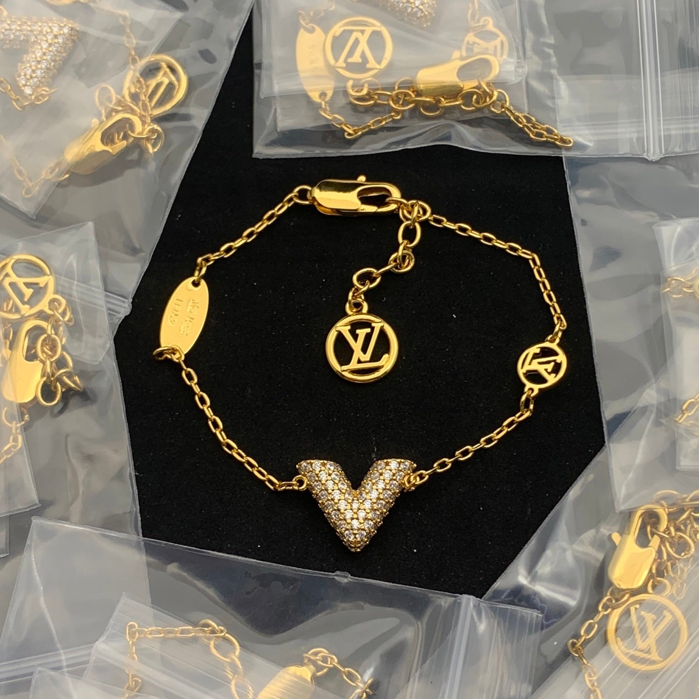 LuxluxHouse Low Price And High Quality Accessories Louis Vuitton