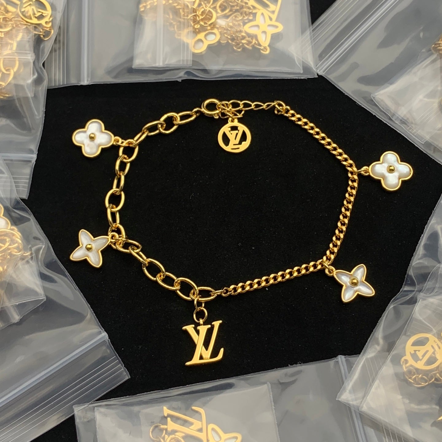 LuxluxHouse Low Price And High Quality Accessories Louis Vuitton