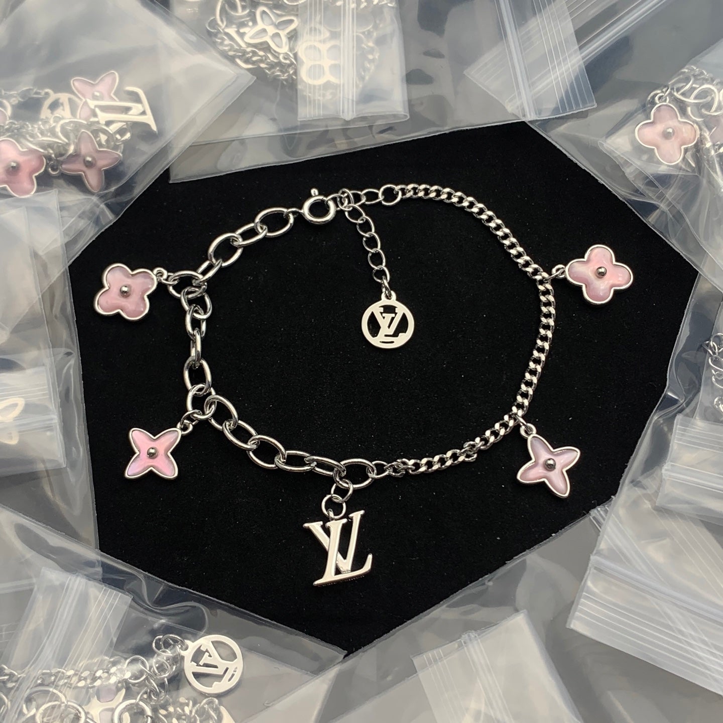 LuxluxHouse Low Price And High Quality Accessories Louis Vuitton