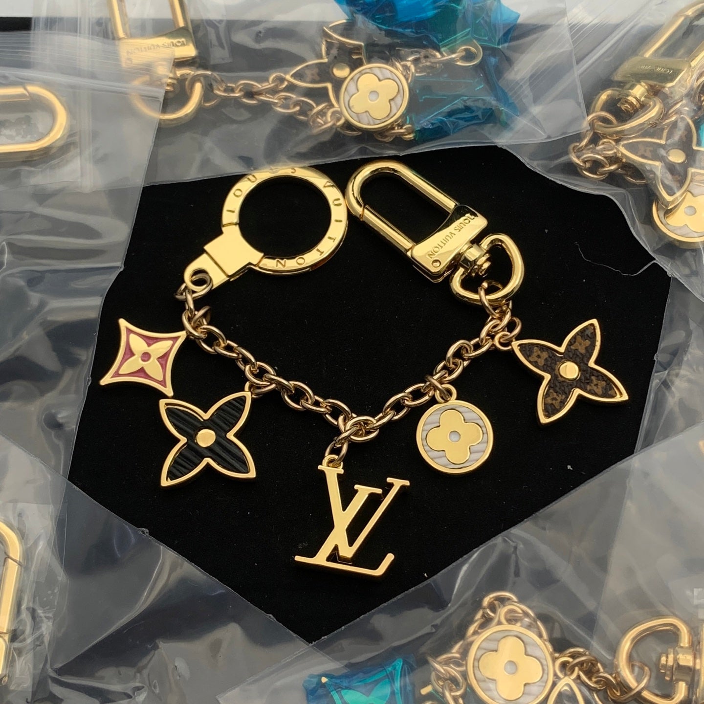 LuxluxHouse Low Price And High Quality Accessories Louis Vuitton