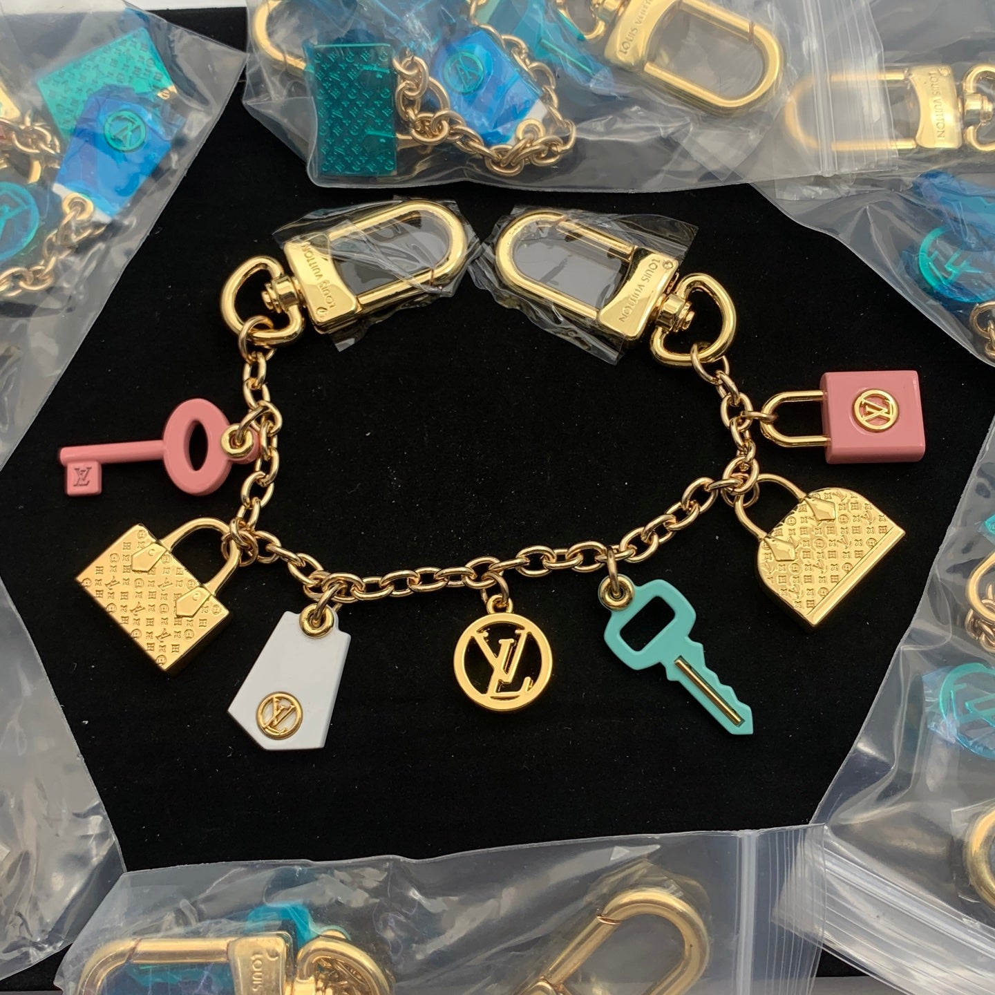 LuxluxHouse Low Price And High Quality Accessories Louis Vuitton