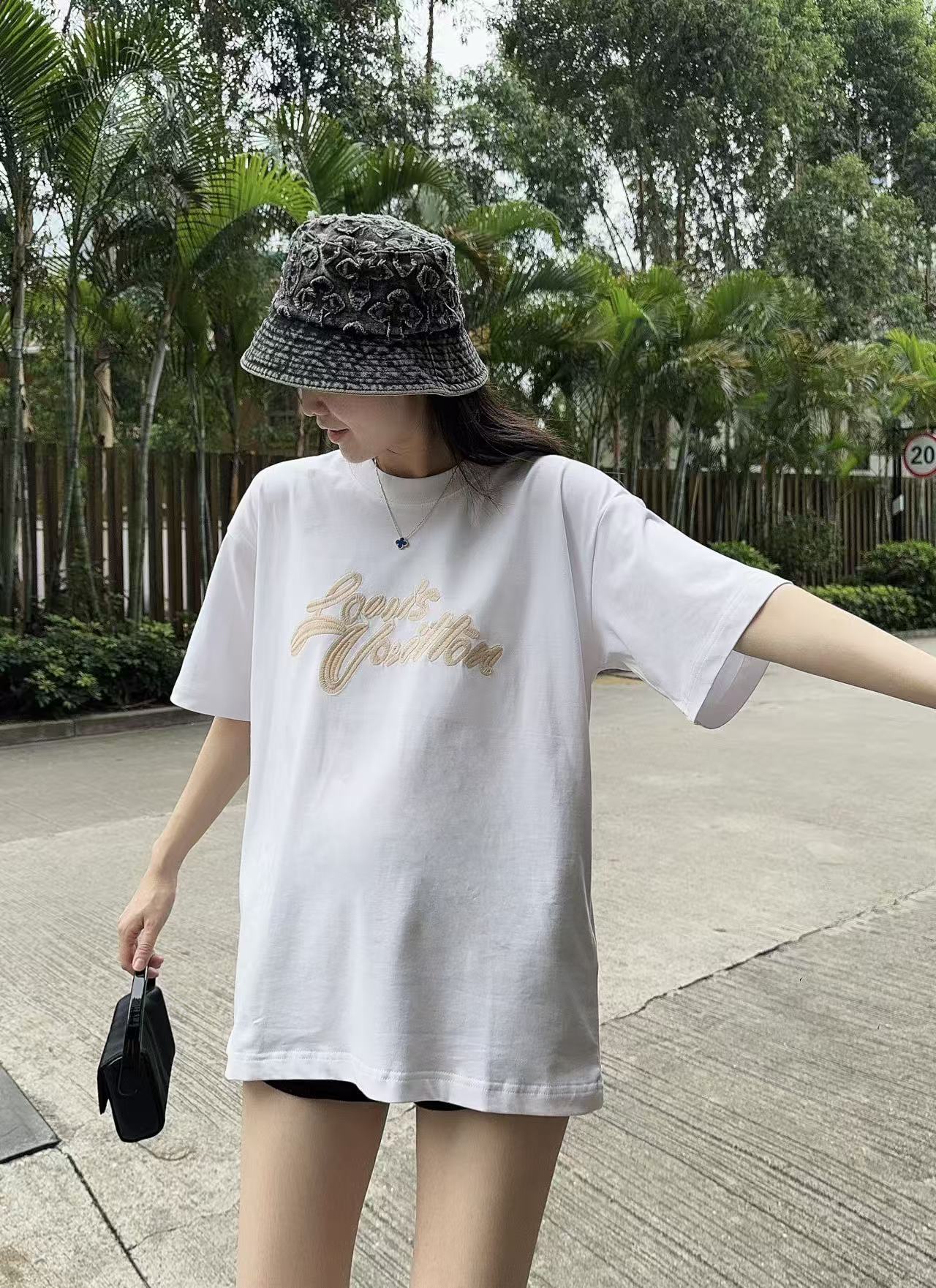 LuxluxHouse Best Quality Clothes T-shirt Louis Vuitton