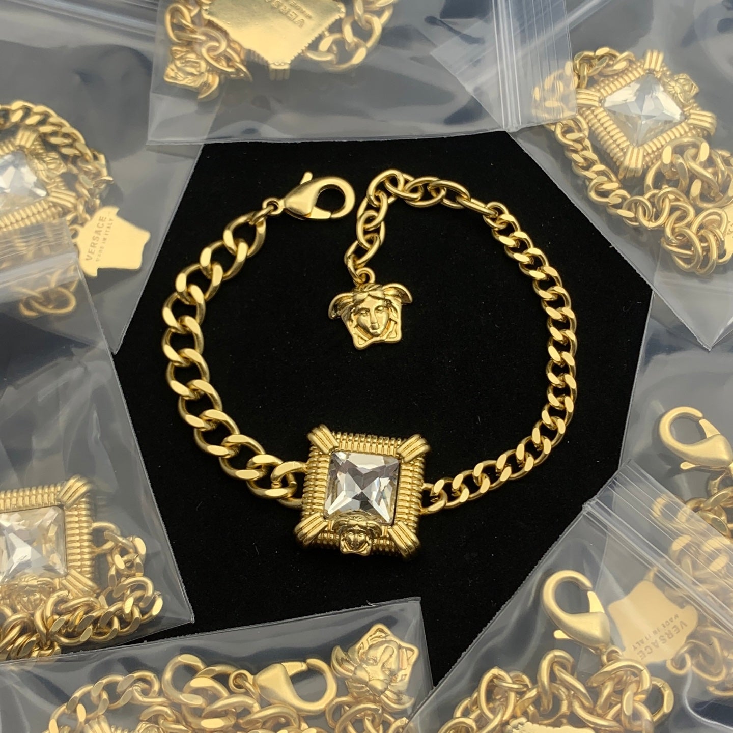 LuxluxHouse Low Price And High Quality Accessories Versace