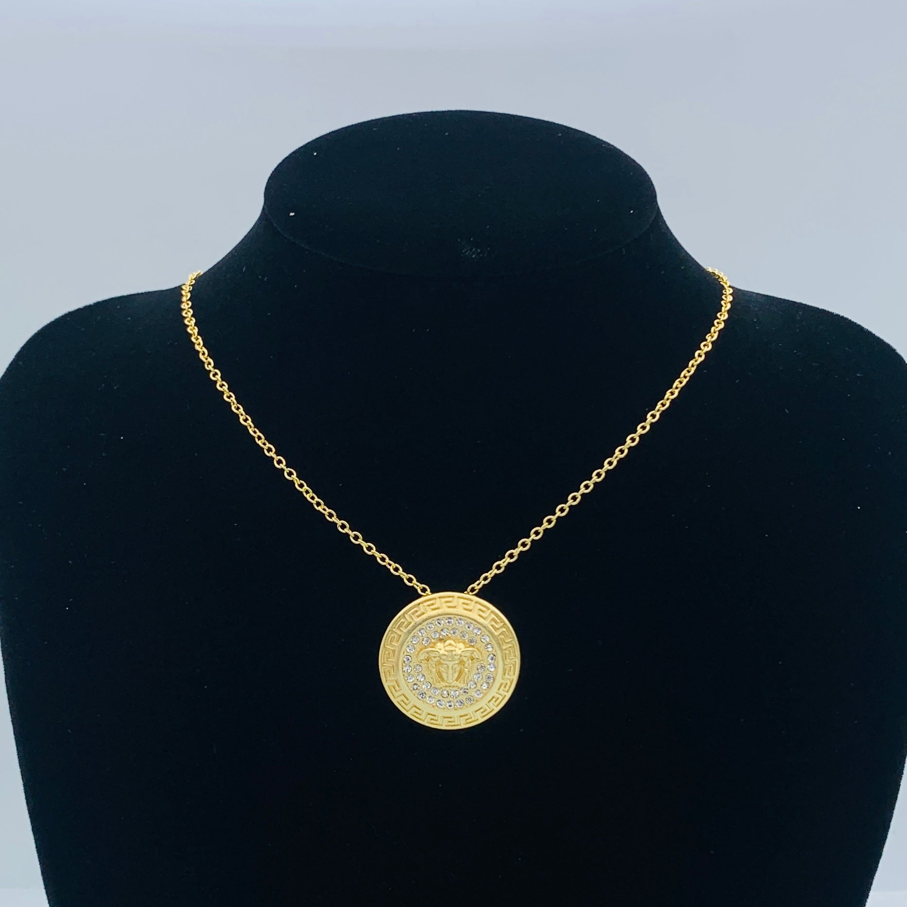 LuxluxHouse Low Price And High Quality Accessories Versace