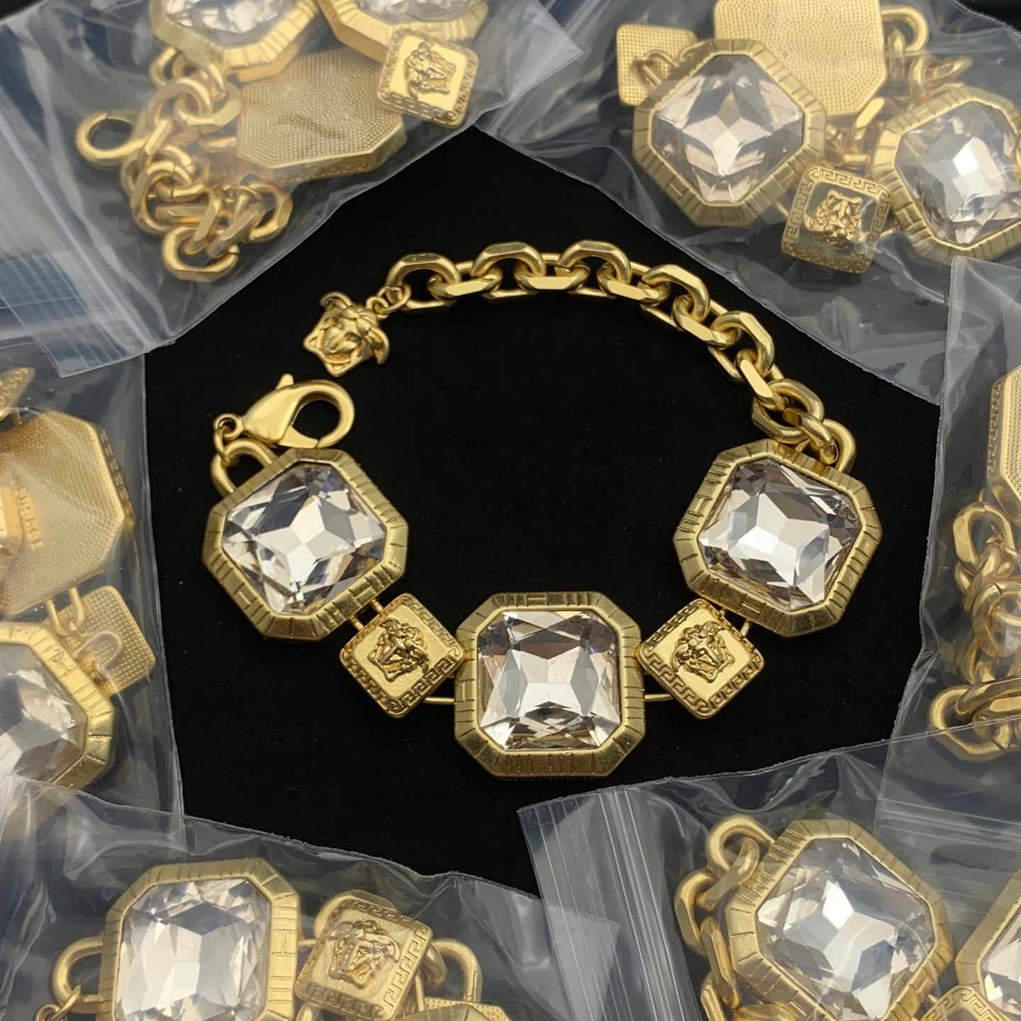 LuxluxHouse Low Price And High Quality Accessories Versace