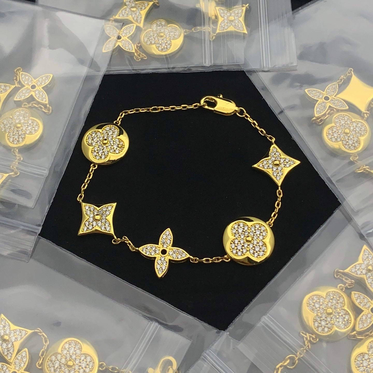 LuxluxHouse Low Price And High Quality Accessories Louis Vuitton