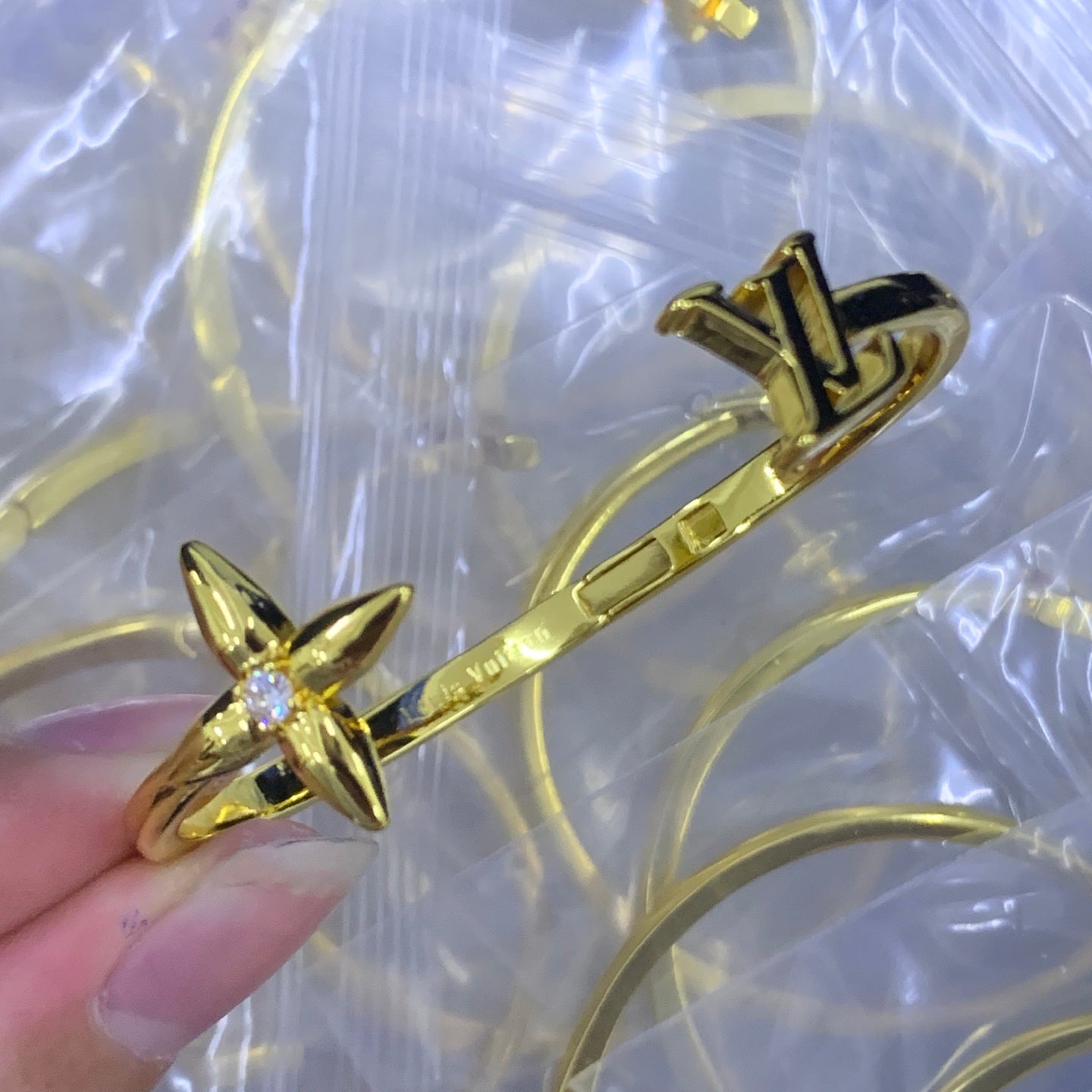 LuxluxHouse Low Price And High Quality Accessories Louis Vuitton