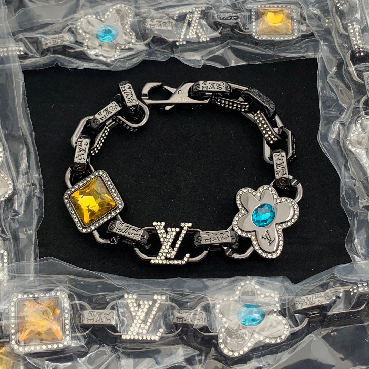 LuxluxHouse Low Price And High Quality Accessories Louis Vuitton