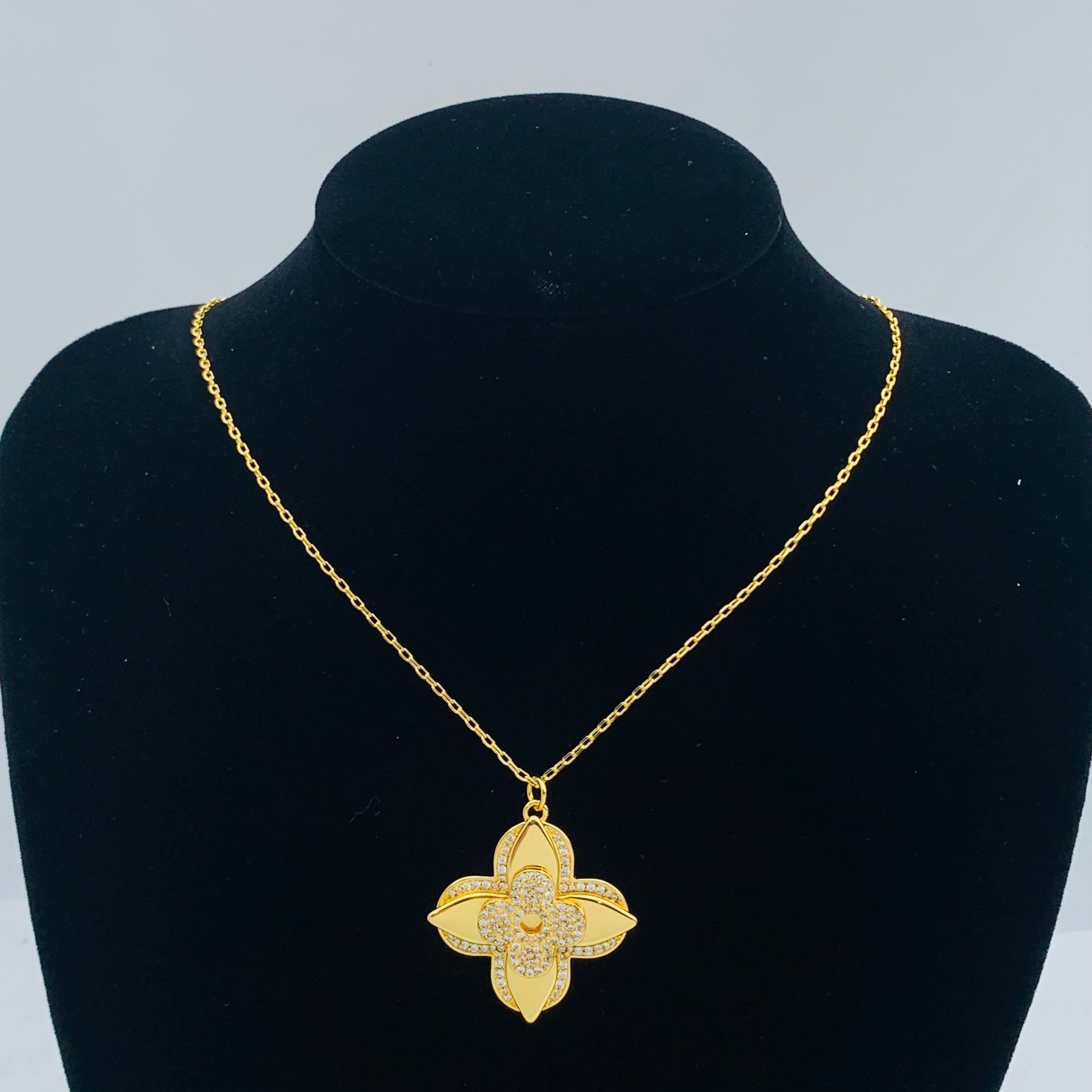 LuxluxHouse Low Price And High Quality Accessories Louis Vuitton