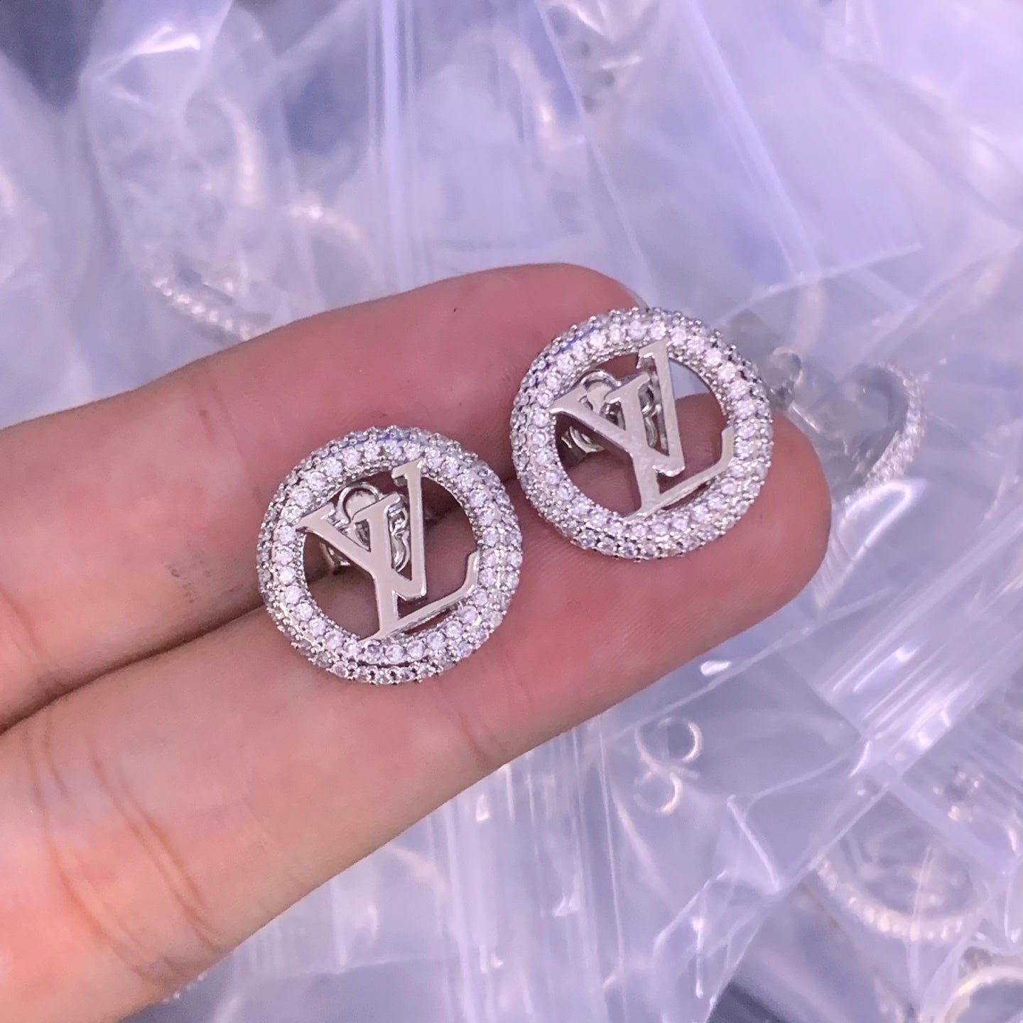 LuxluxHouse Low Price And High Quality Accessories Louis Vuitton