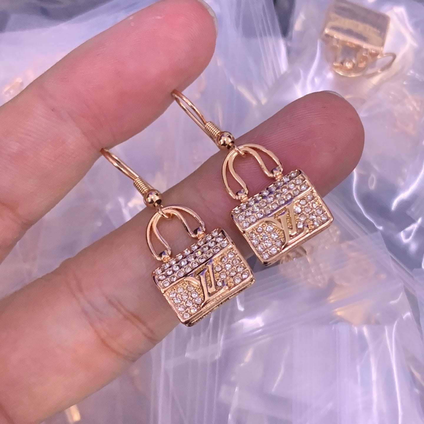 LuxluxHouse Low Price And High Quality Accessories Louis Vuitton