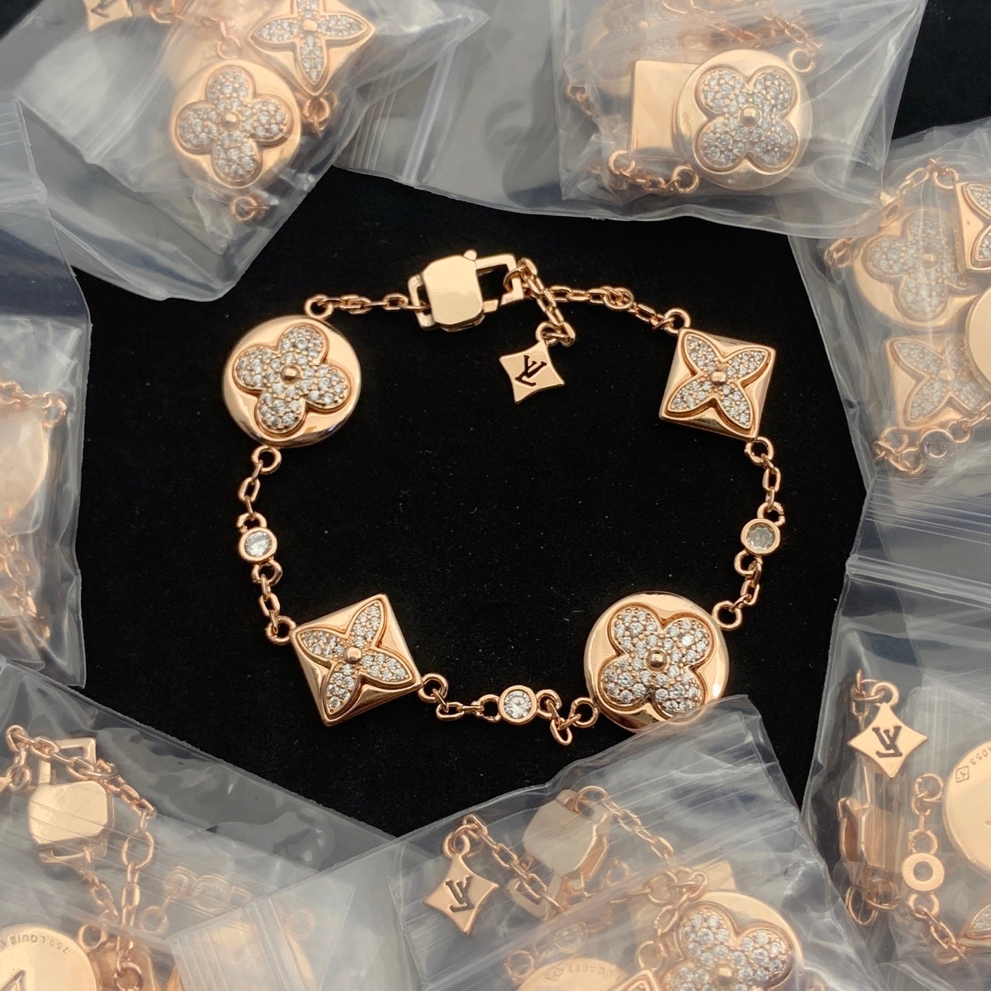 LuxluxHouse Low Price And High Quality Accessories Louis Vuitton