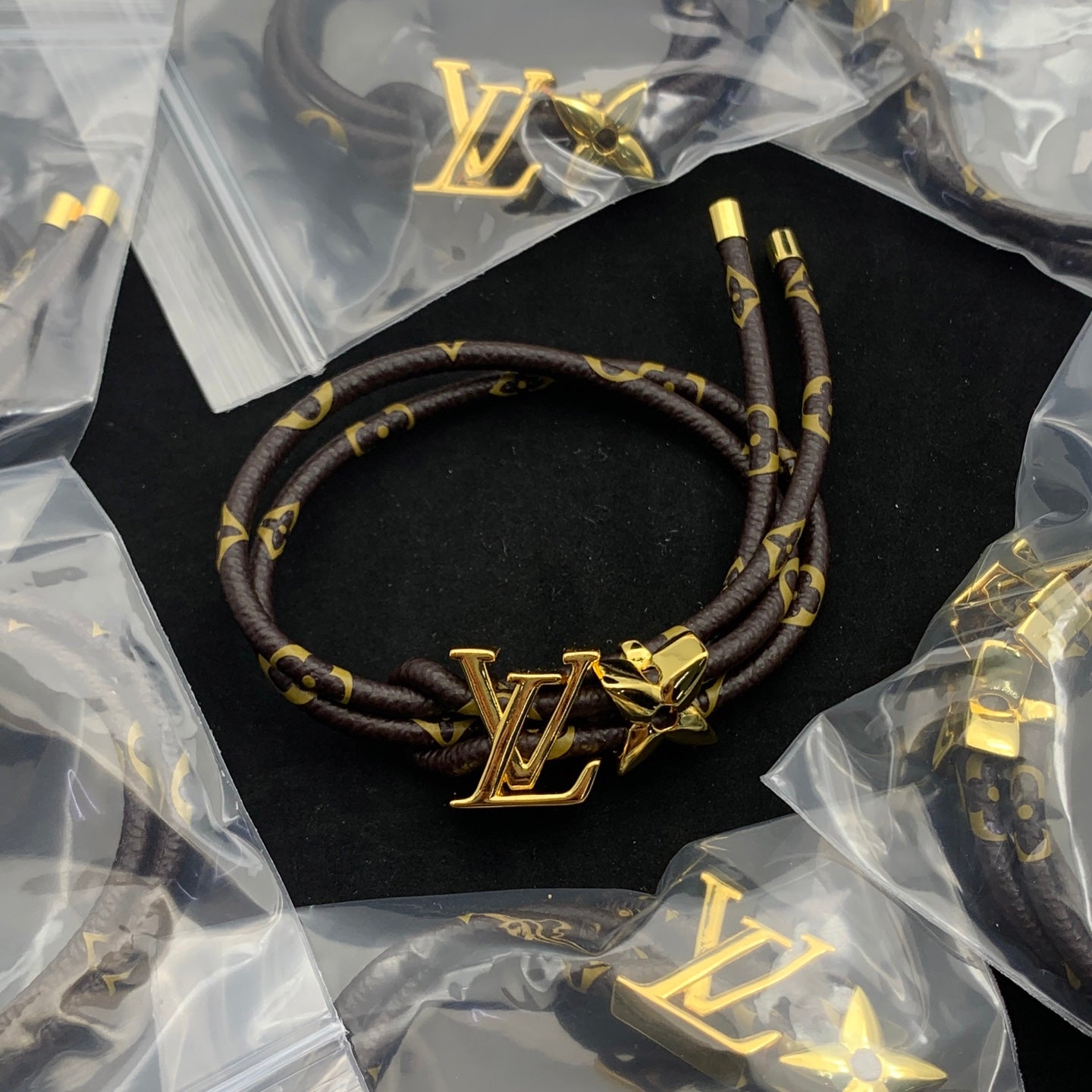 LuxluxHouse Low Price And High Quality Accessories Louis Vuitton