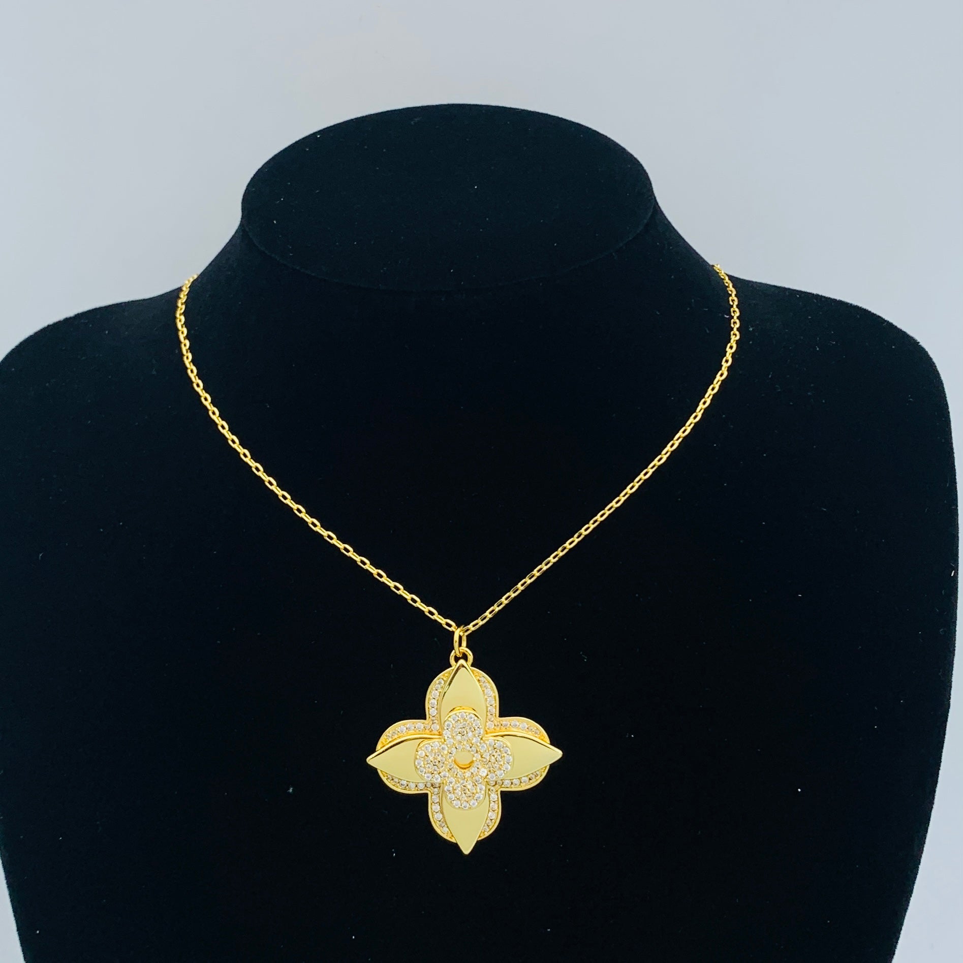 LuxluxHouse Low Price And High Quality Accessories Louis Vuitton