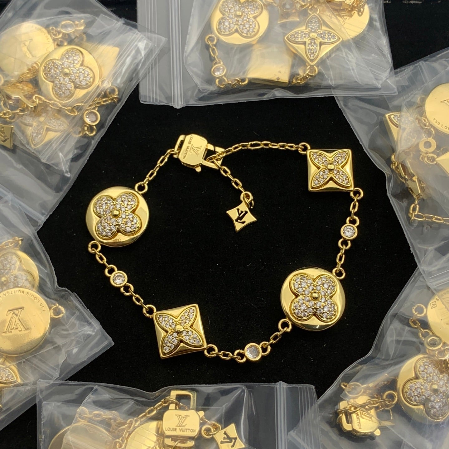 LuxluxHouse Low Price And High Quality Accessories Louis Vuitton