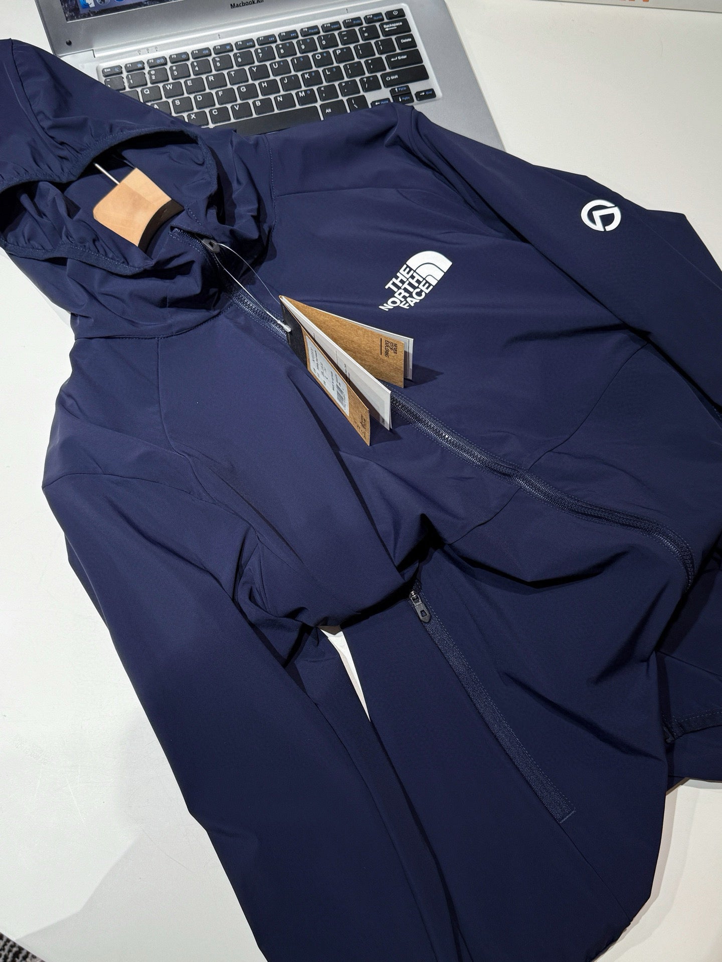 LuxluxHouse Best Quality Clothes The North Face & MLB Coats & Jackets
