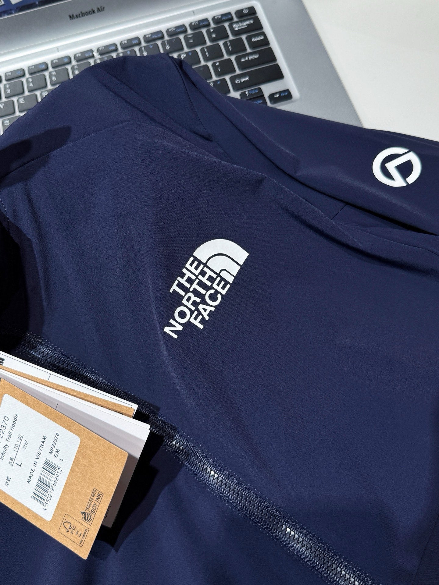 LuxluxHouse Best Quality Clothes The North Face & MLB Coats & Jackets