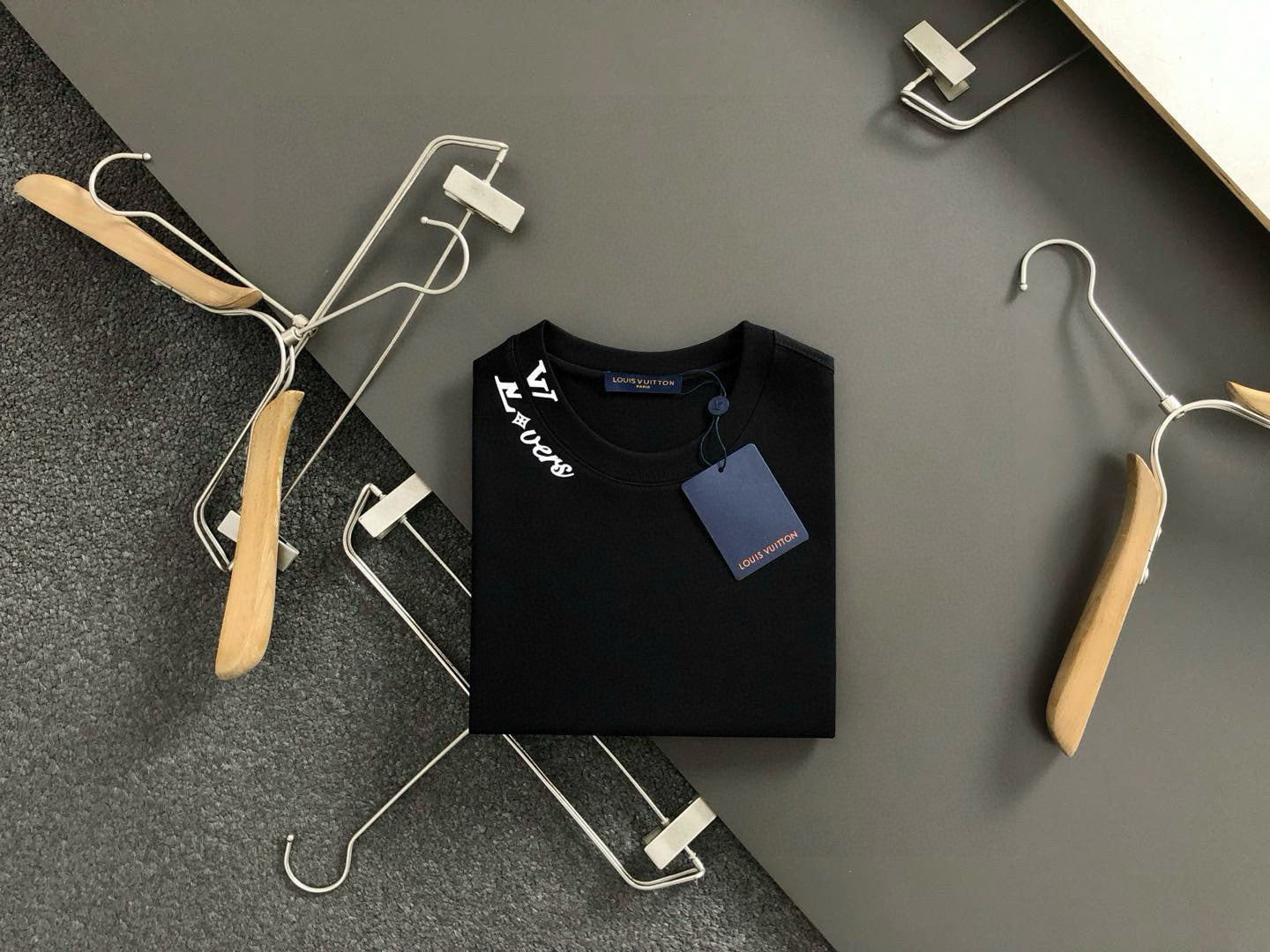 LuxluxHouse Best Quality Clothes T-shirt Louis Vuitton