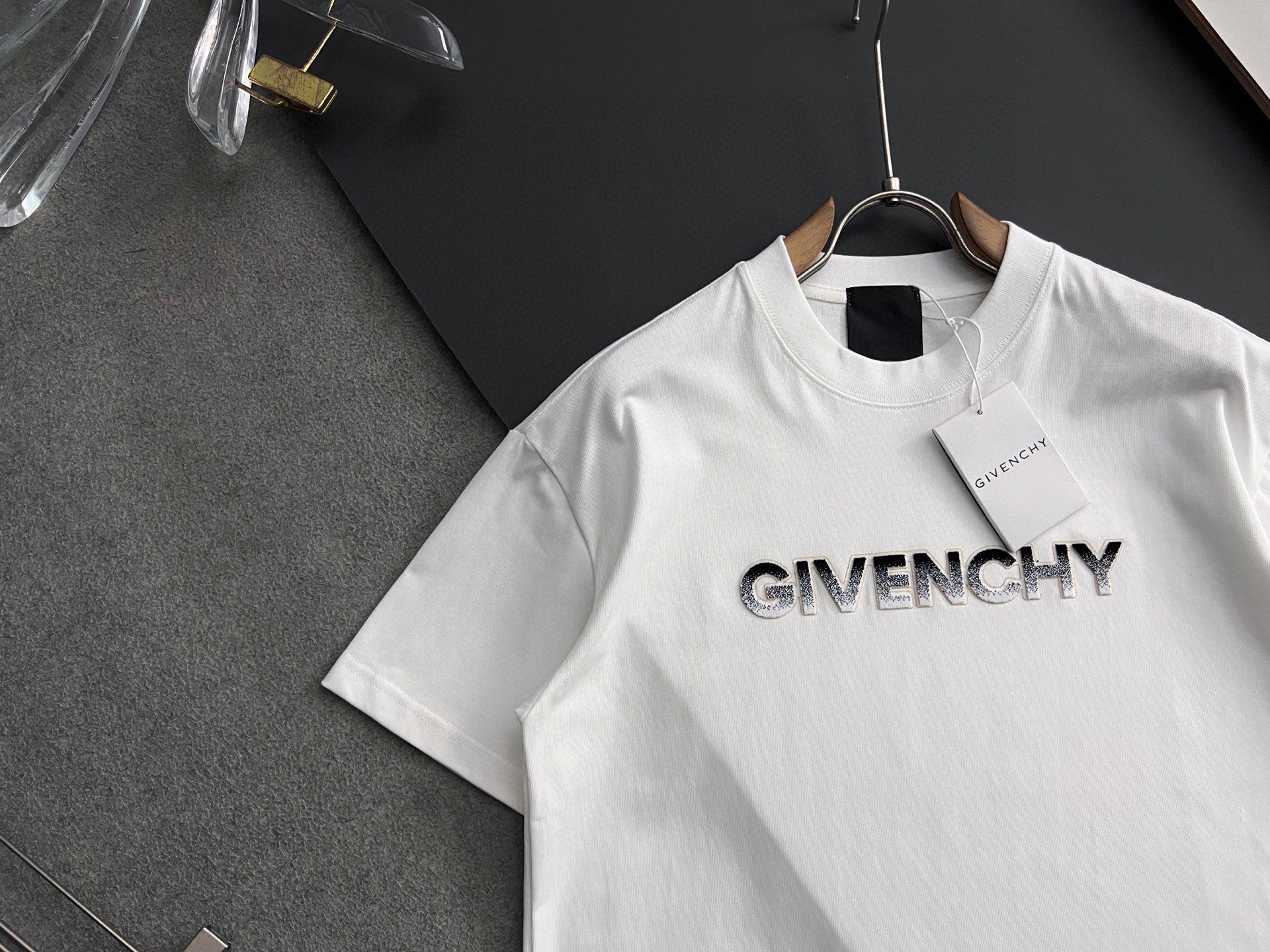 LuxluxHouse Best Quality Clothes Givenchy T-shirt