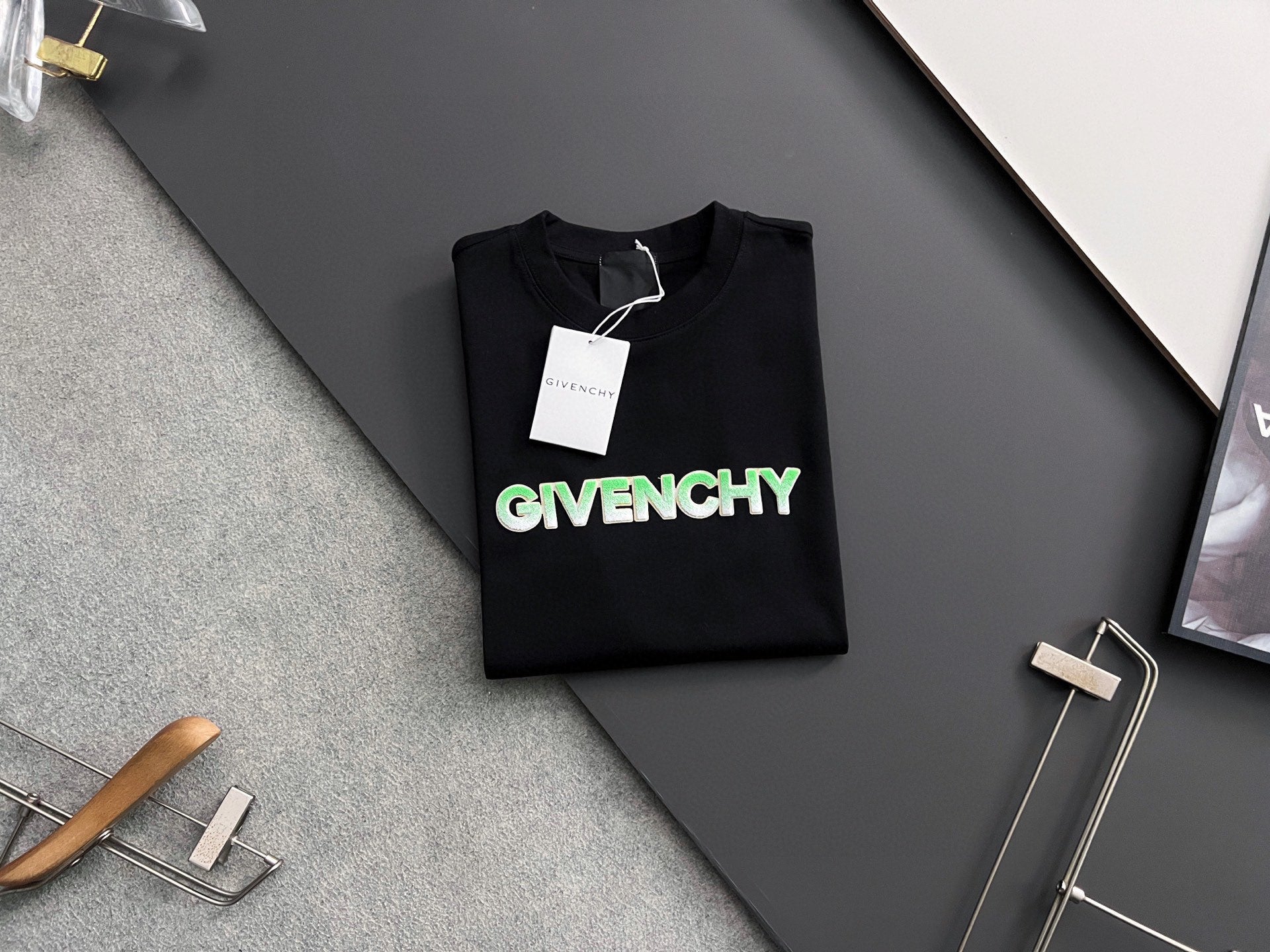 LuxluxHouse Best Quality Clothes Givenchy T-shirt