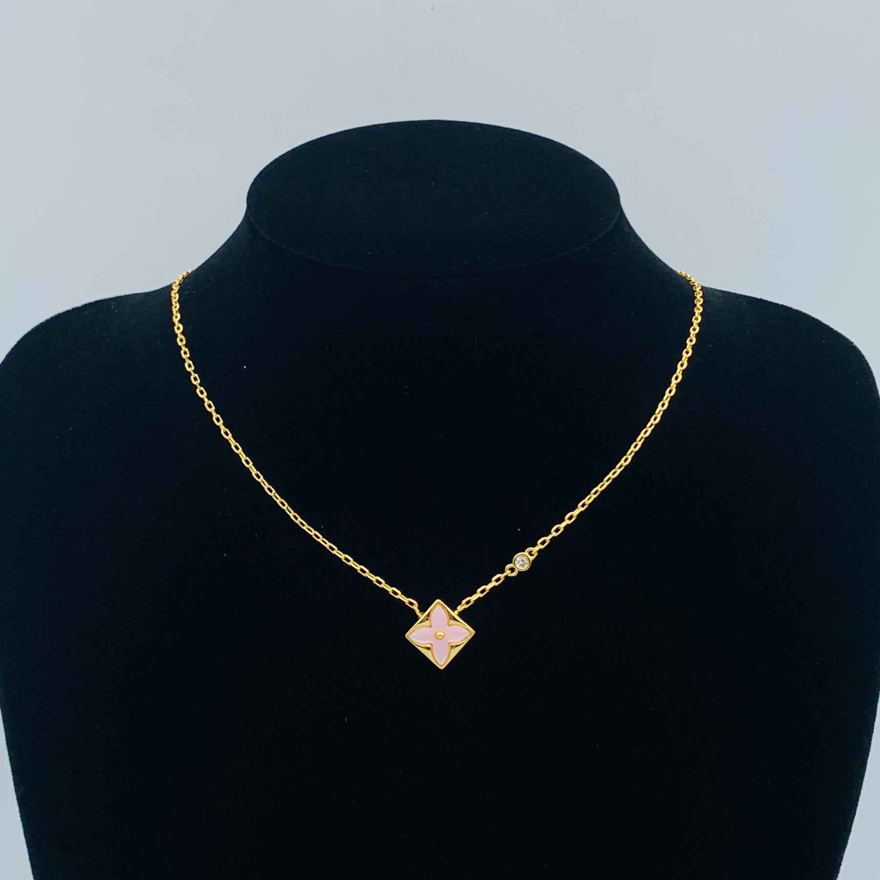 LuxluxHouse Low Price And High Quality Accessories Louis Vuitton