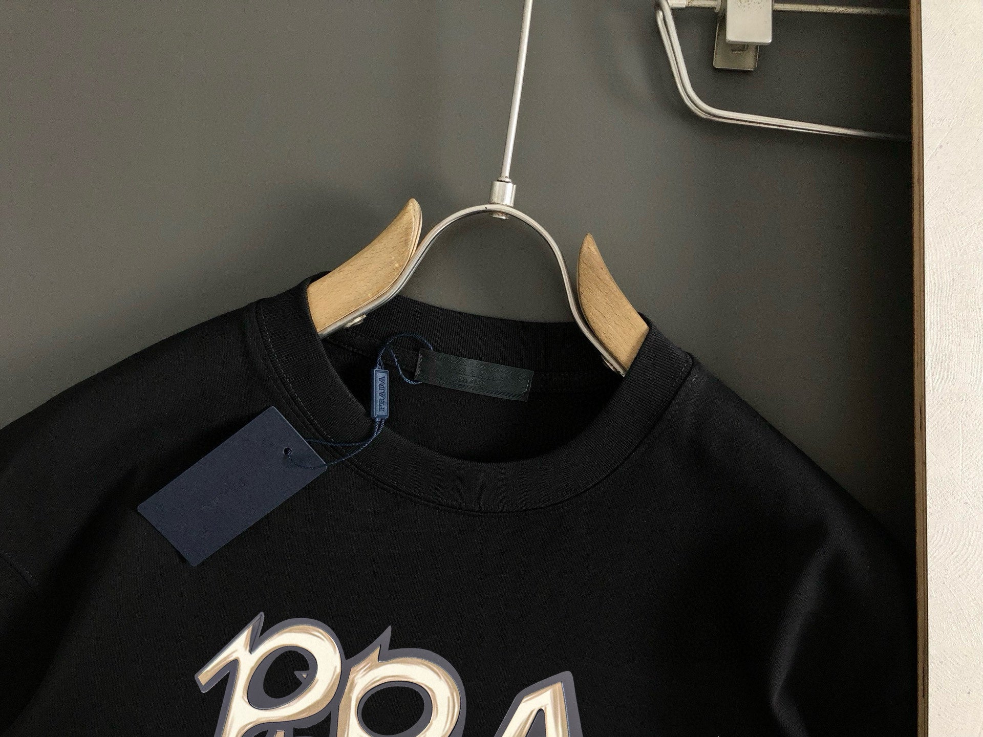 LuxluxHouse Best Quality Clothes T-shirt Prada