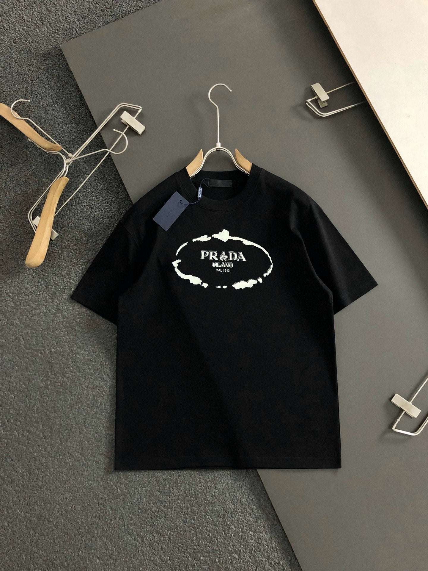 LuxluxHouse Best Quality Clothes T-shirt Prada