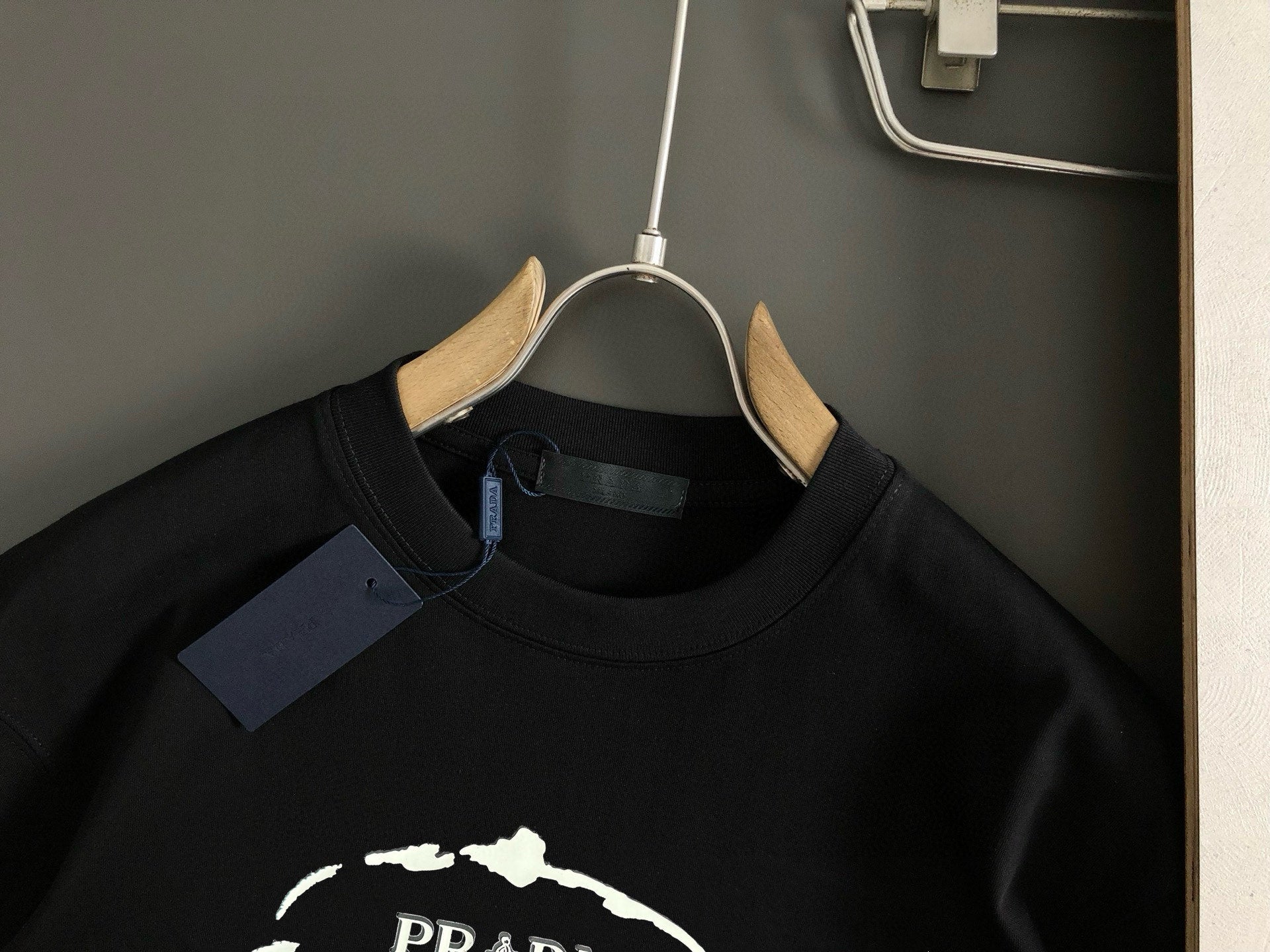 LuxluxHouse Best Quality Clothes T-shirt Prada