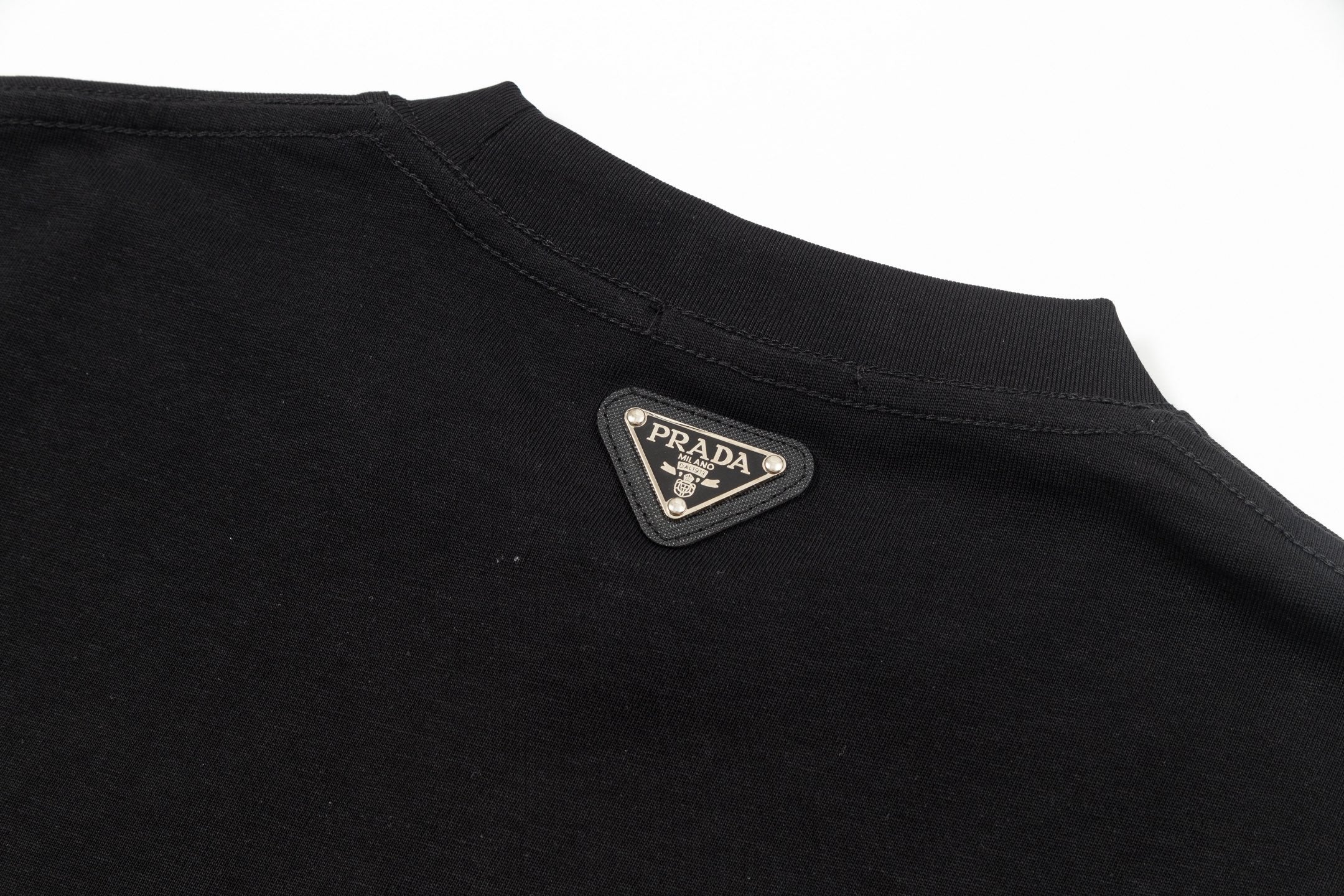 LuxluxHouse Best Quality Clothes T-shirt Prada