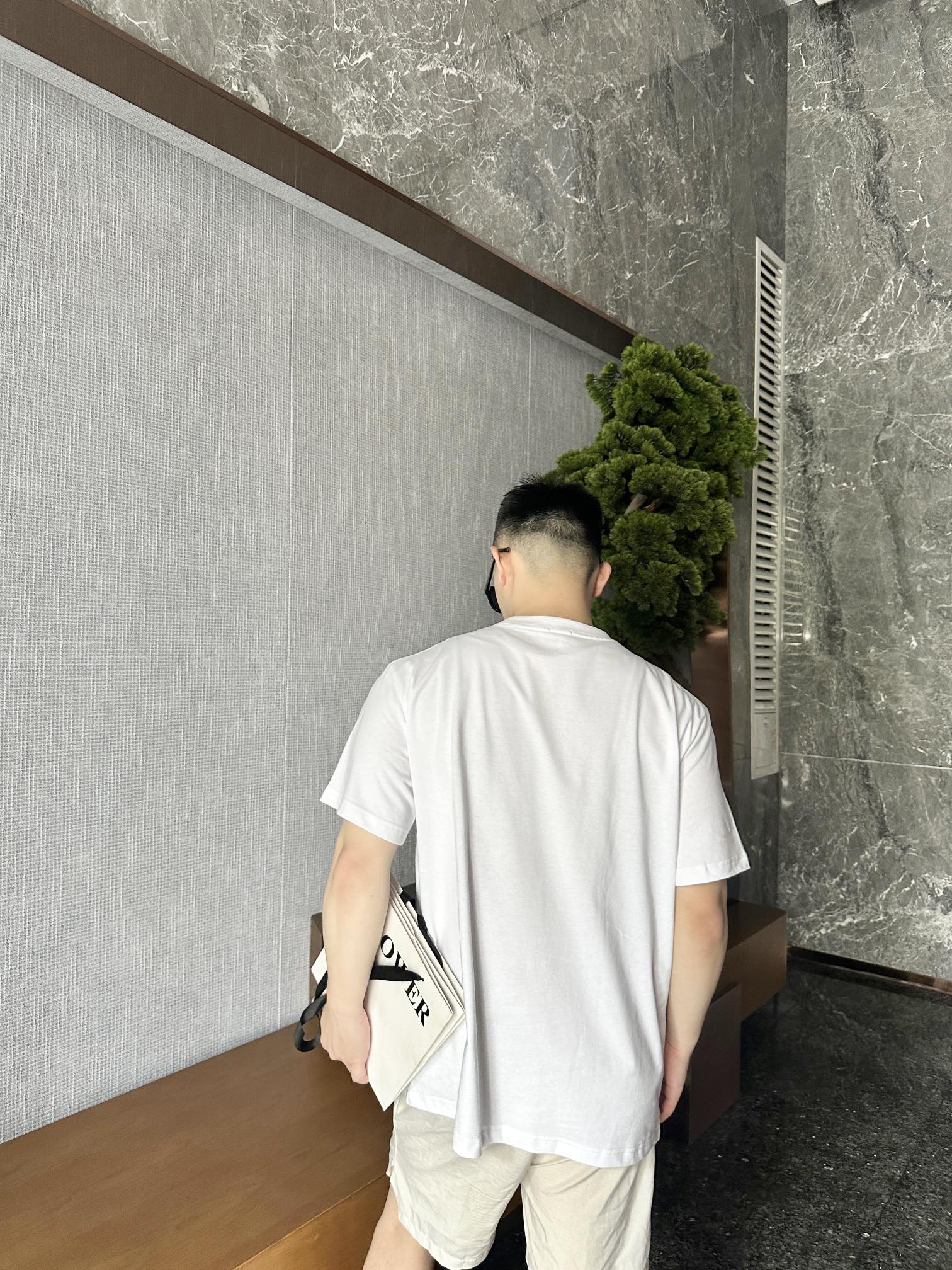 LuxluxHouse Best Quality Clothes T-shirt Loewe