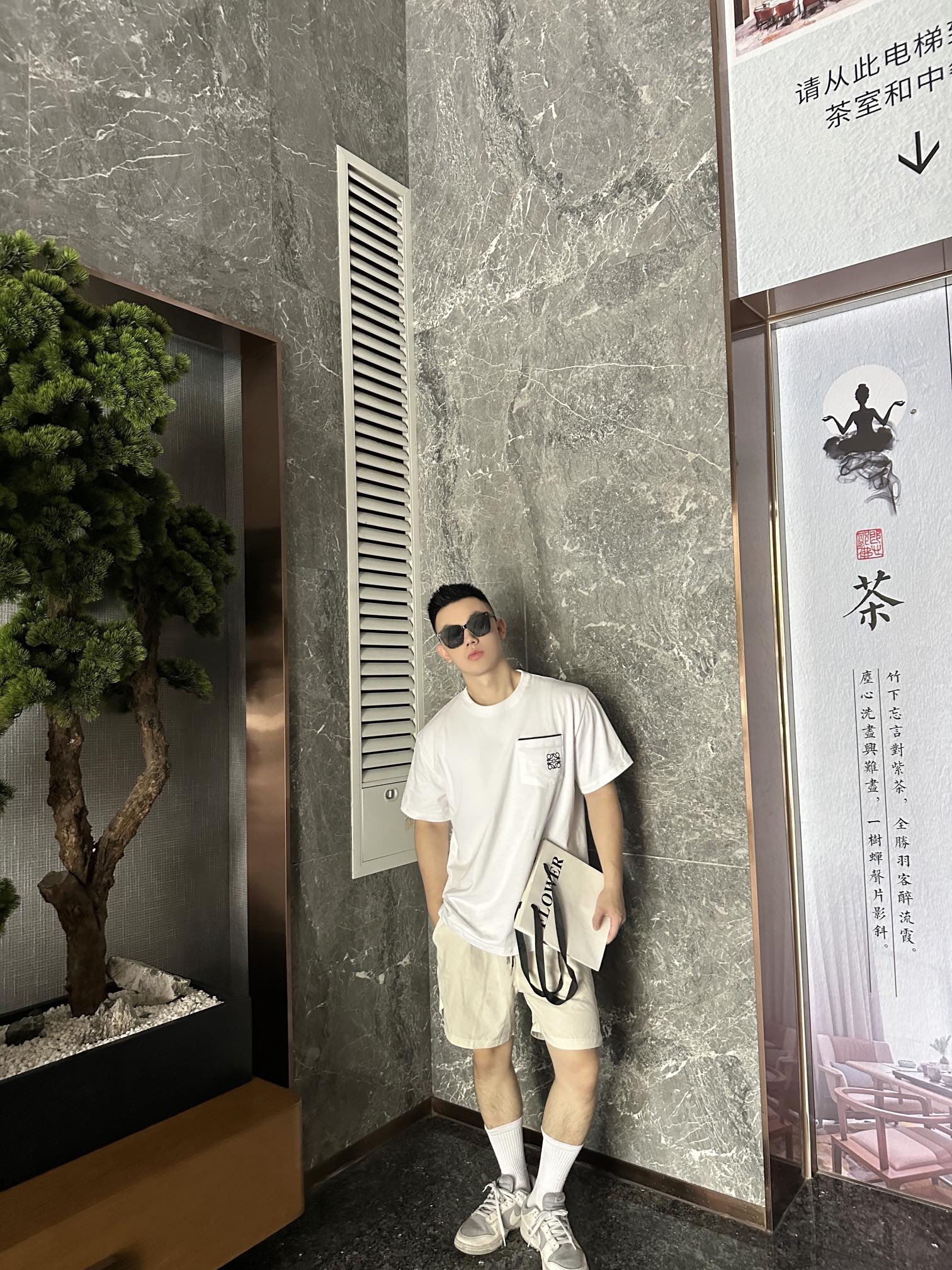 LuxluxHouse Best Quality Clothes T-shirt Loewe